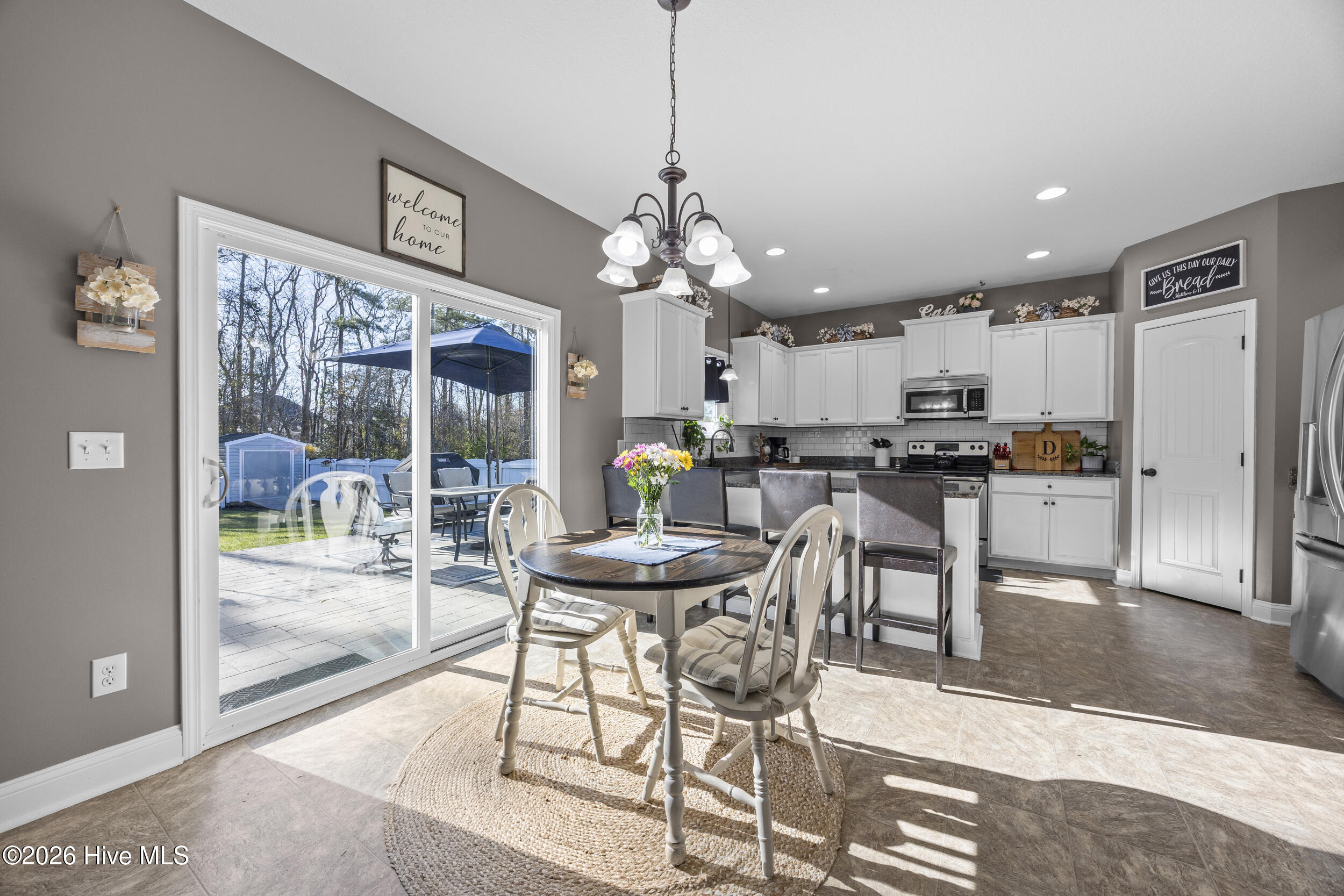 313 Bear Run, Maple Hill, NC 28454 – photo 20: 25_breakfast nook
