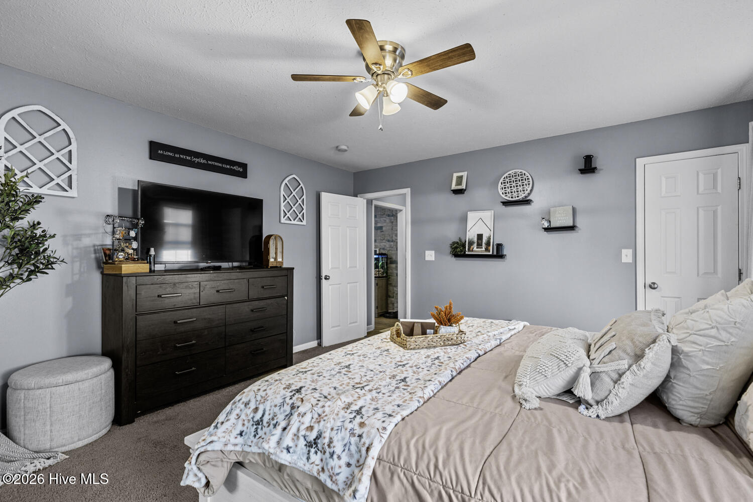 100549776 | Photo 15