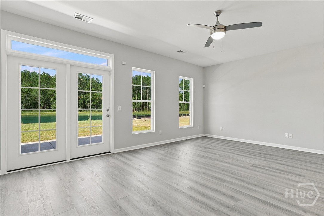 NOT THE ACTUAL HOME. Pictures are of a completed Grayson TR plan and are for REFERENCE ONLY.