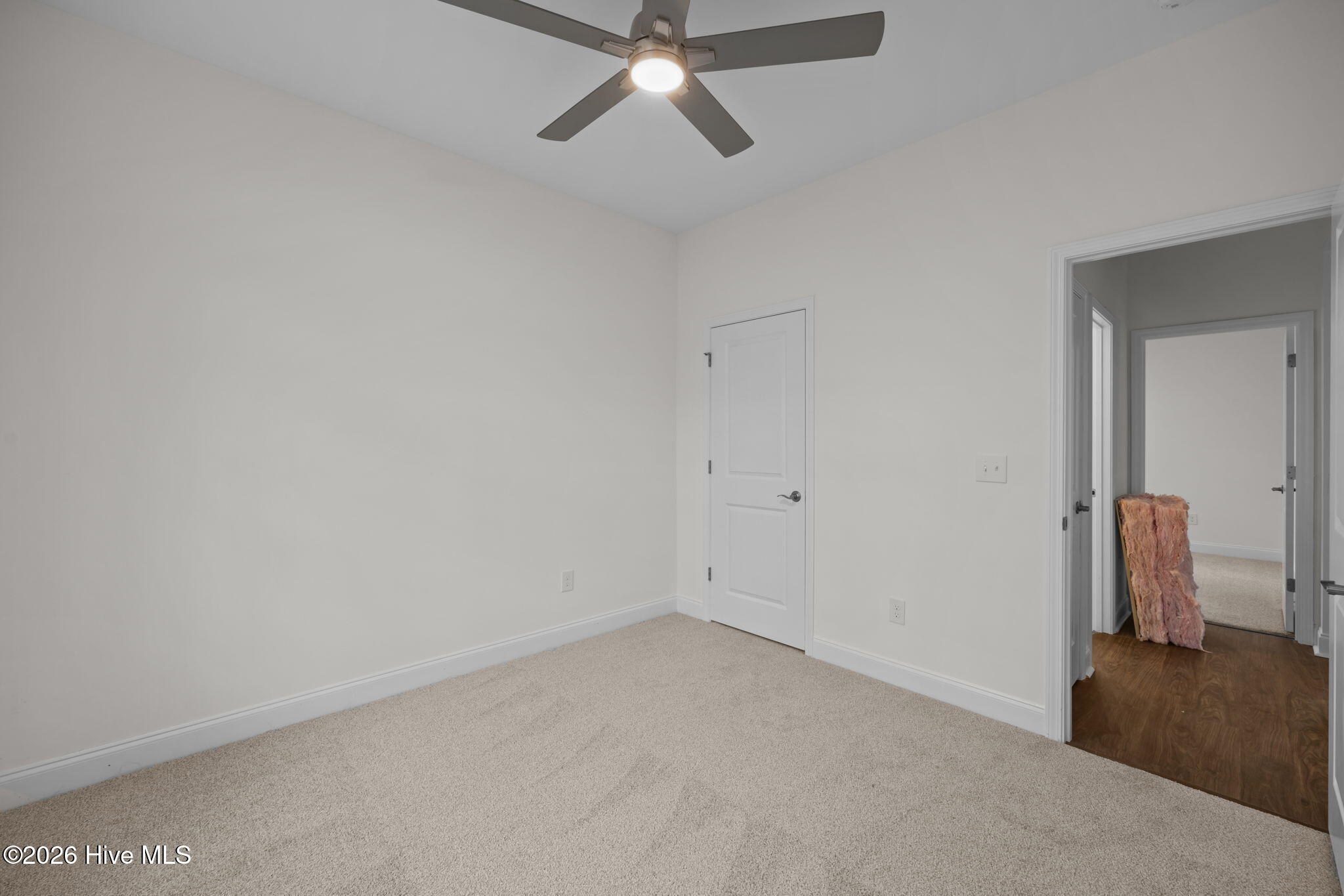 100528605 | Photo 35