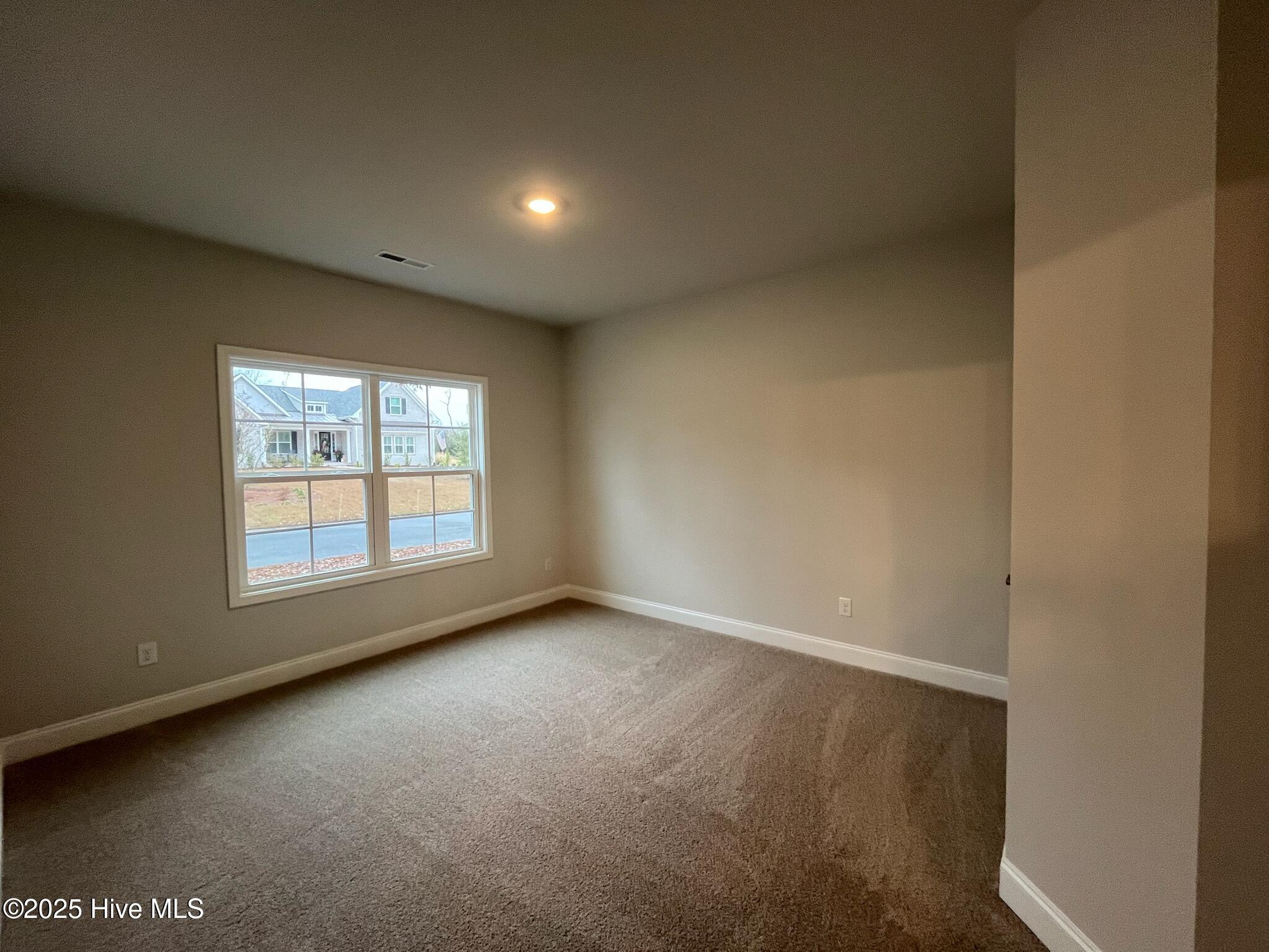 100545332 | Photo 22