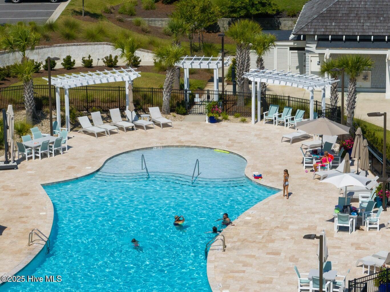 100542822 | Photo 53