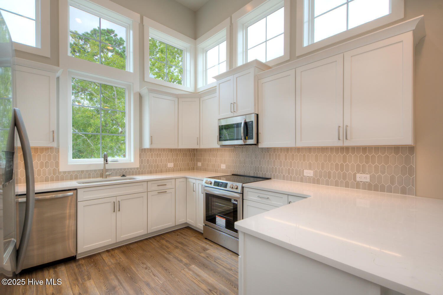 100502884 | Photo 39