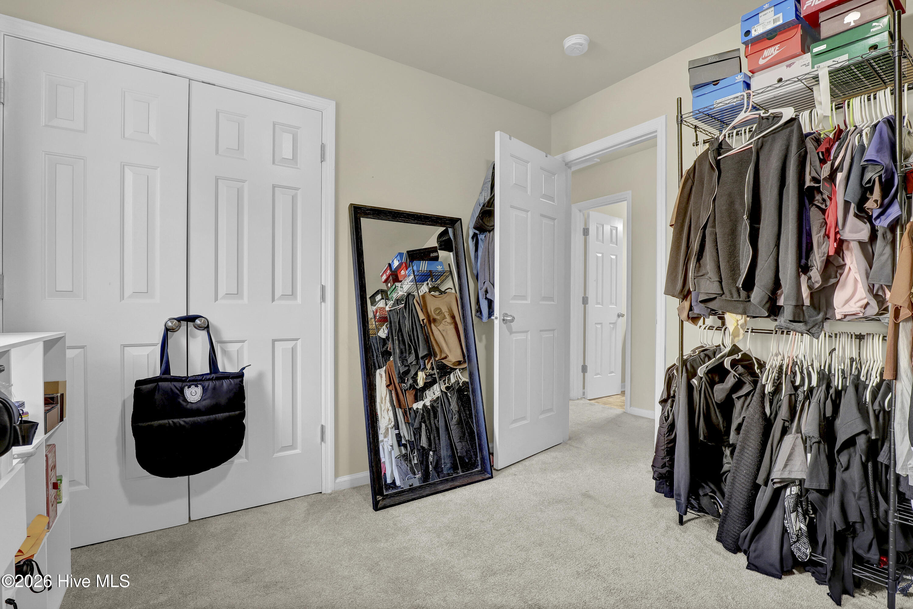 100563048 | Photo 11