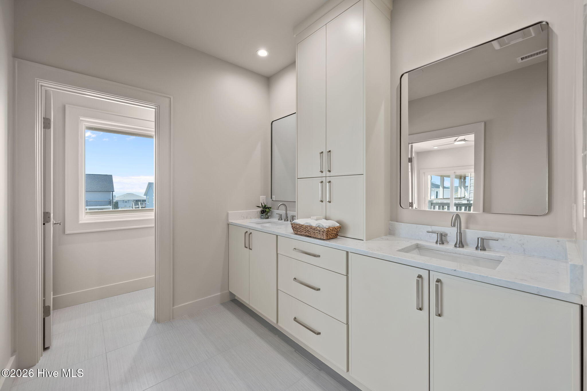 100552191 | Photo 76