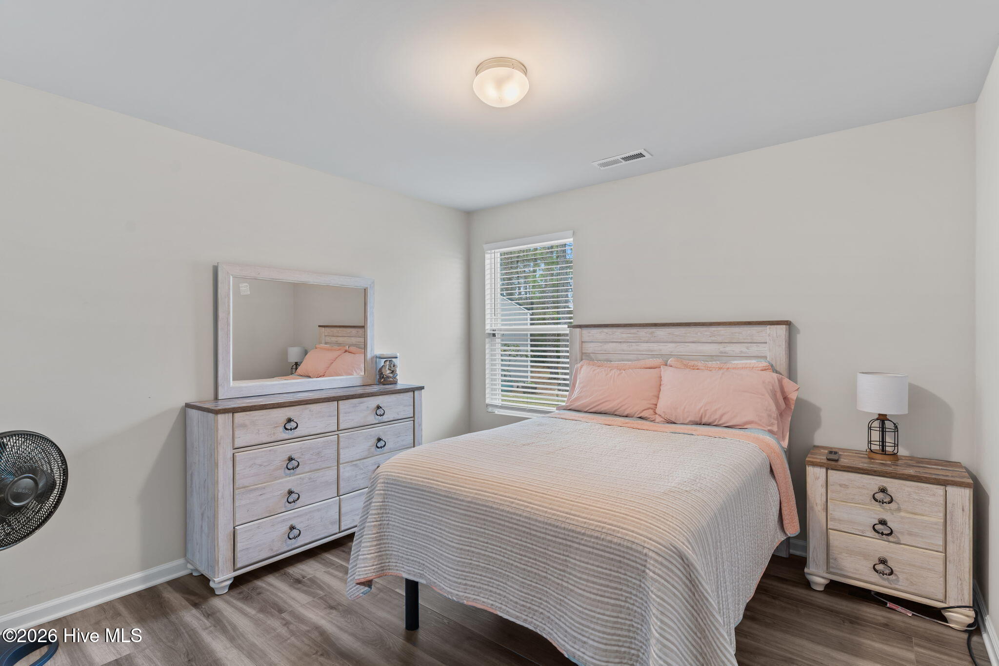 100561212 | Photo 30