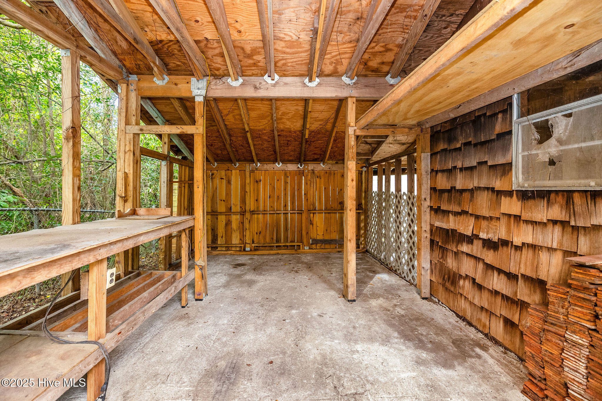 100529892 | Photo 44