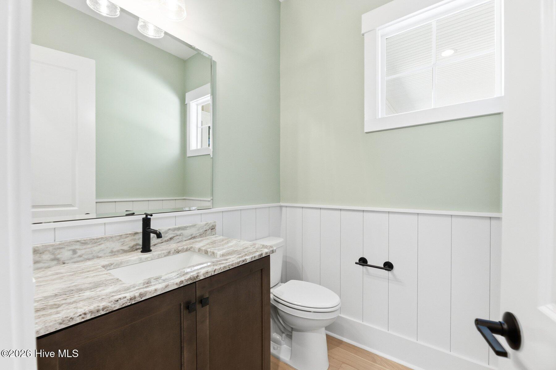 100541579 | Photo 33