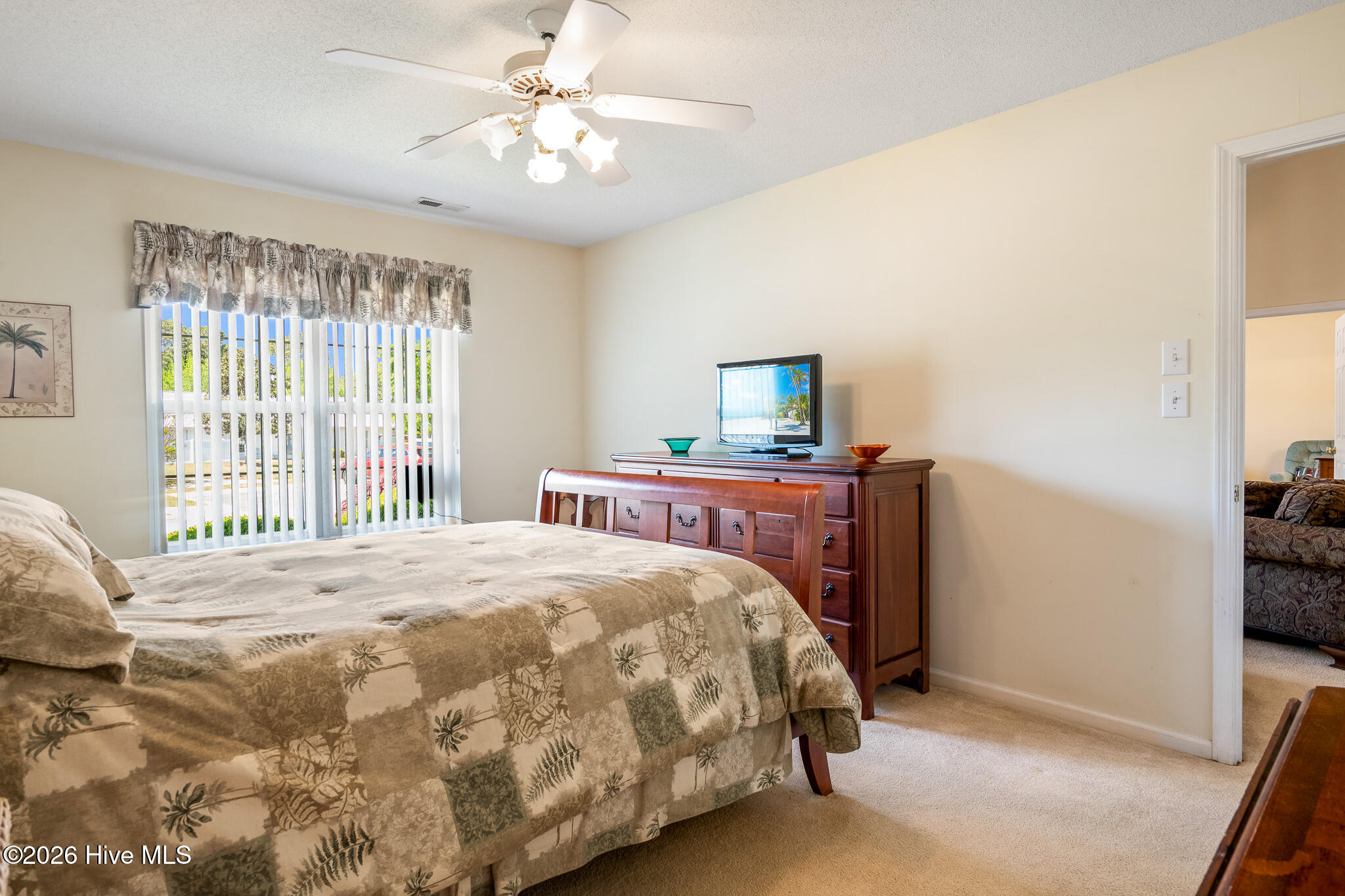 100566913 | Photo 29