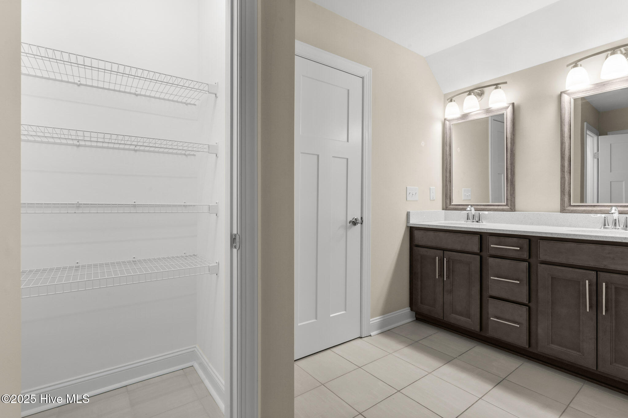 100544339 | Photo 26