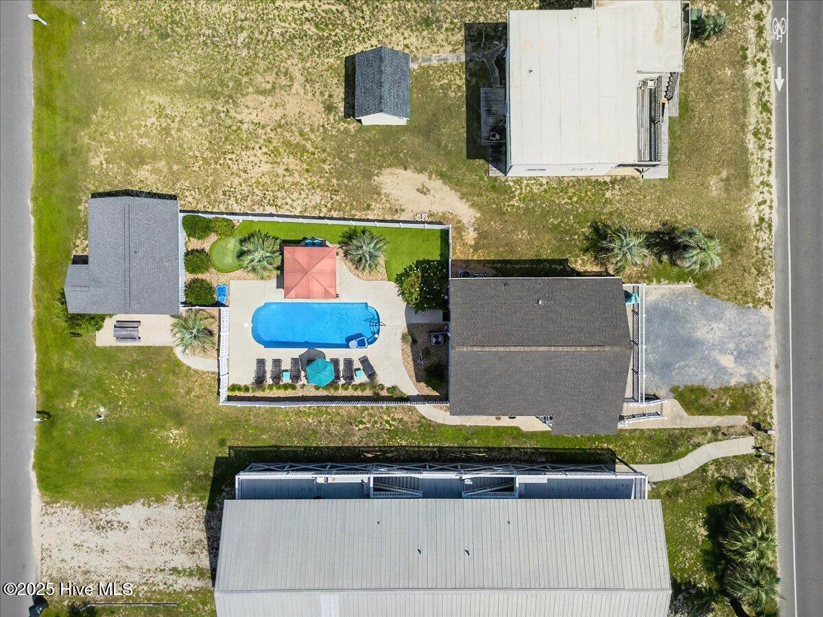 100527875 | Photo 63