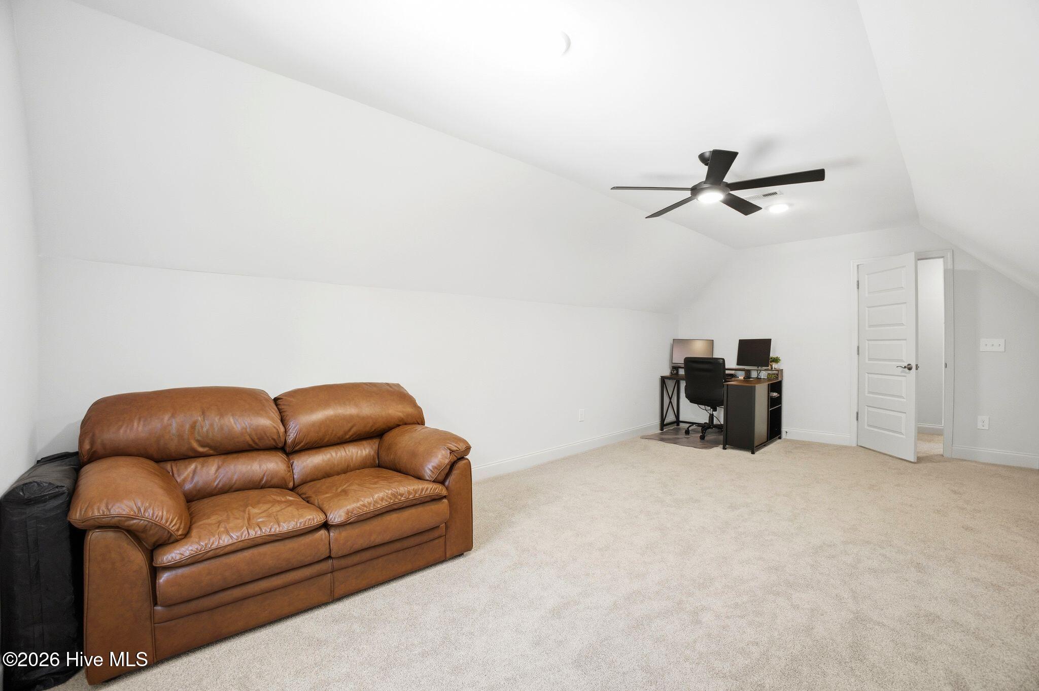 100568135 | Photo 57