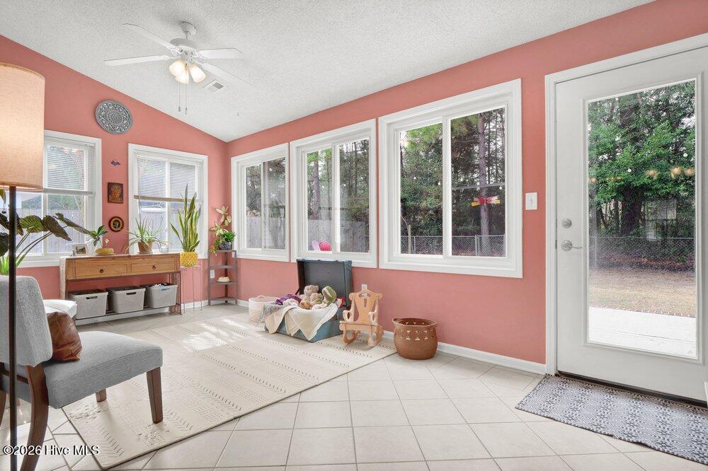 100551608 | Photo 14