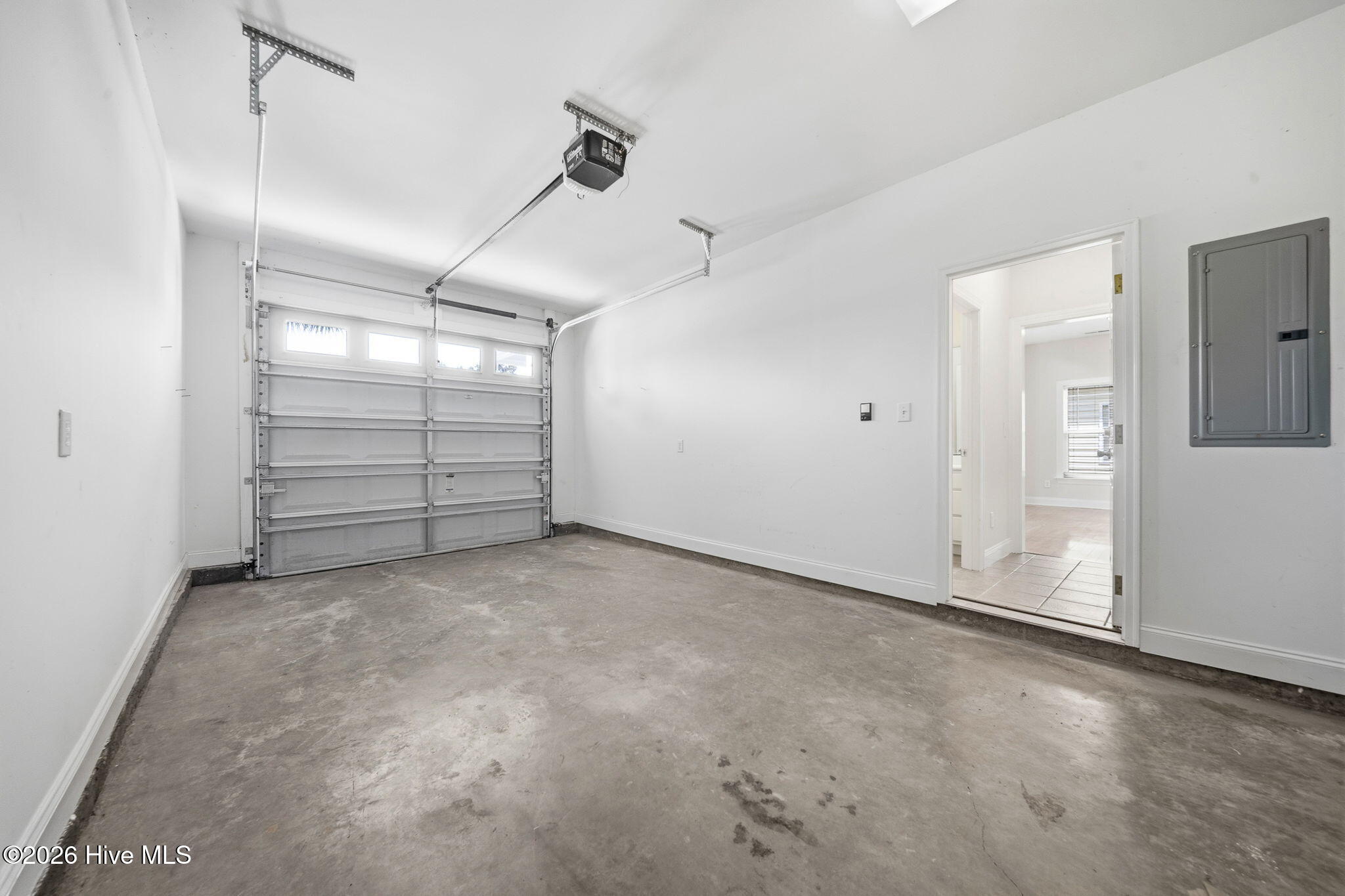 100566234 | Photo 31