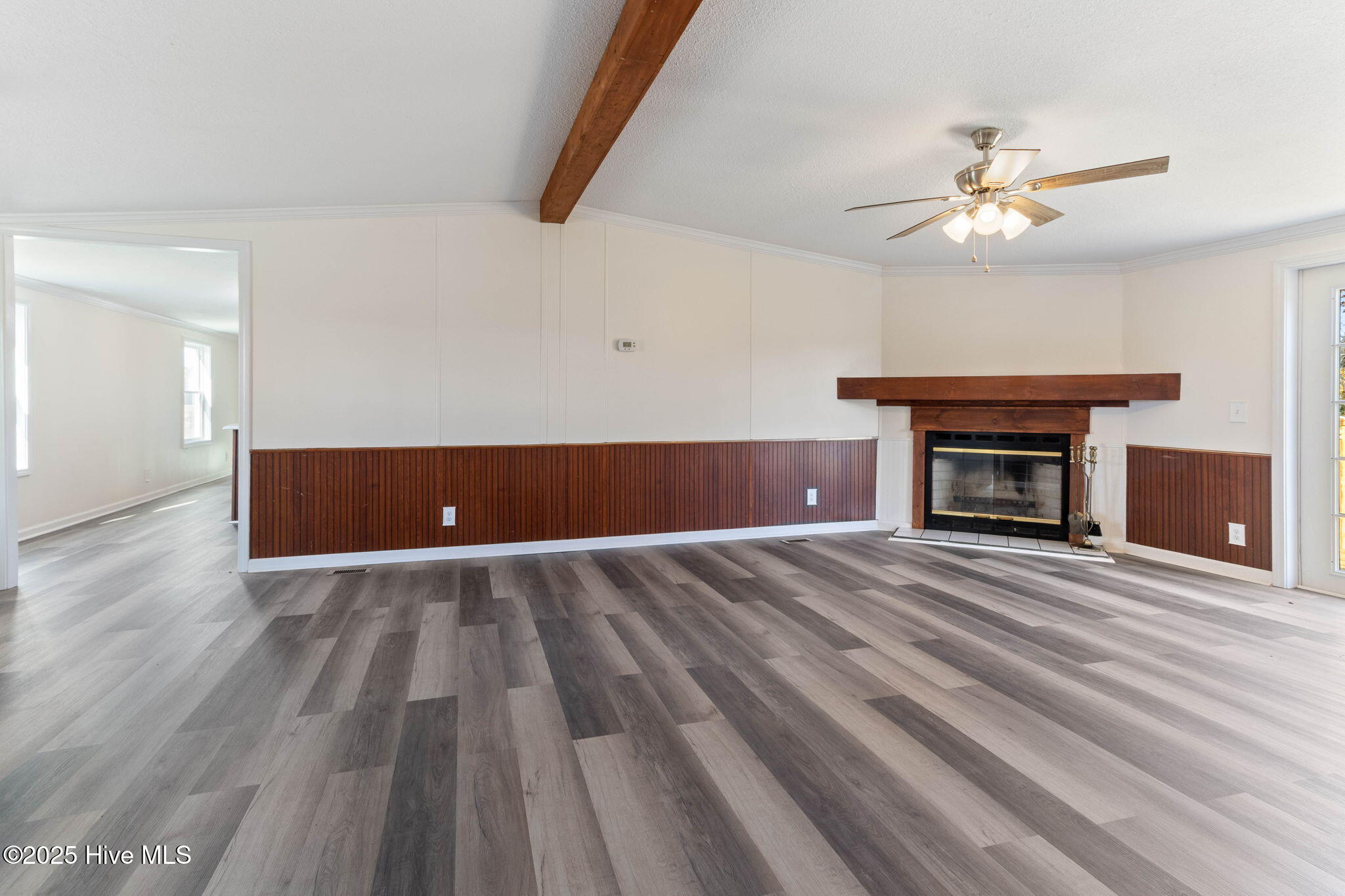 100542581 | Photo 11