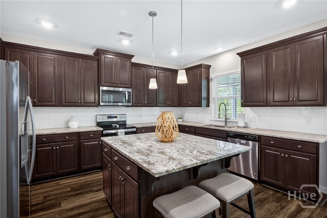 Kitchen with Island