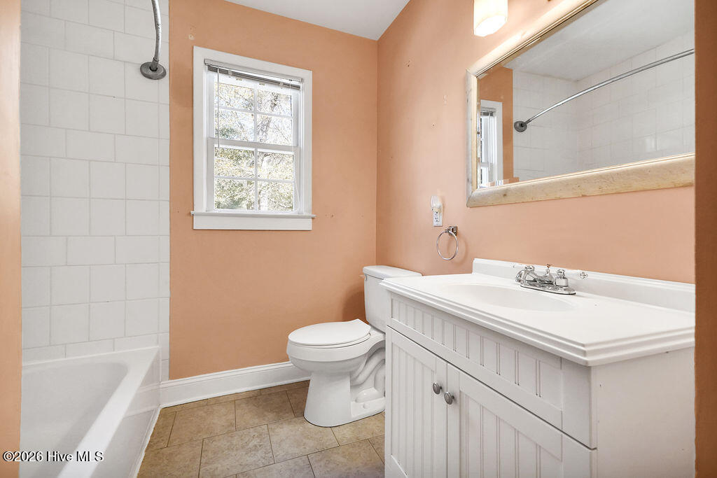 100562236 | Photo 23