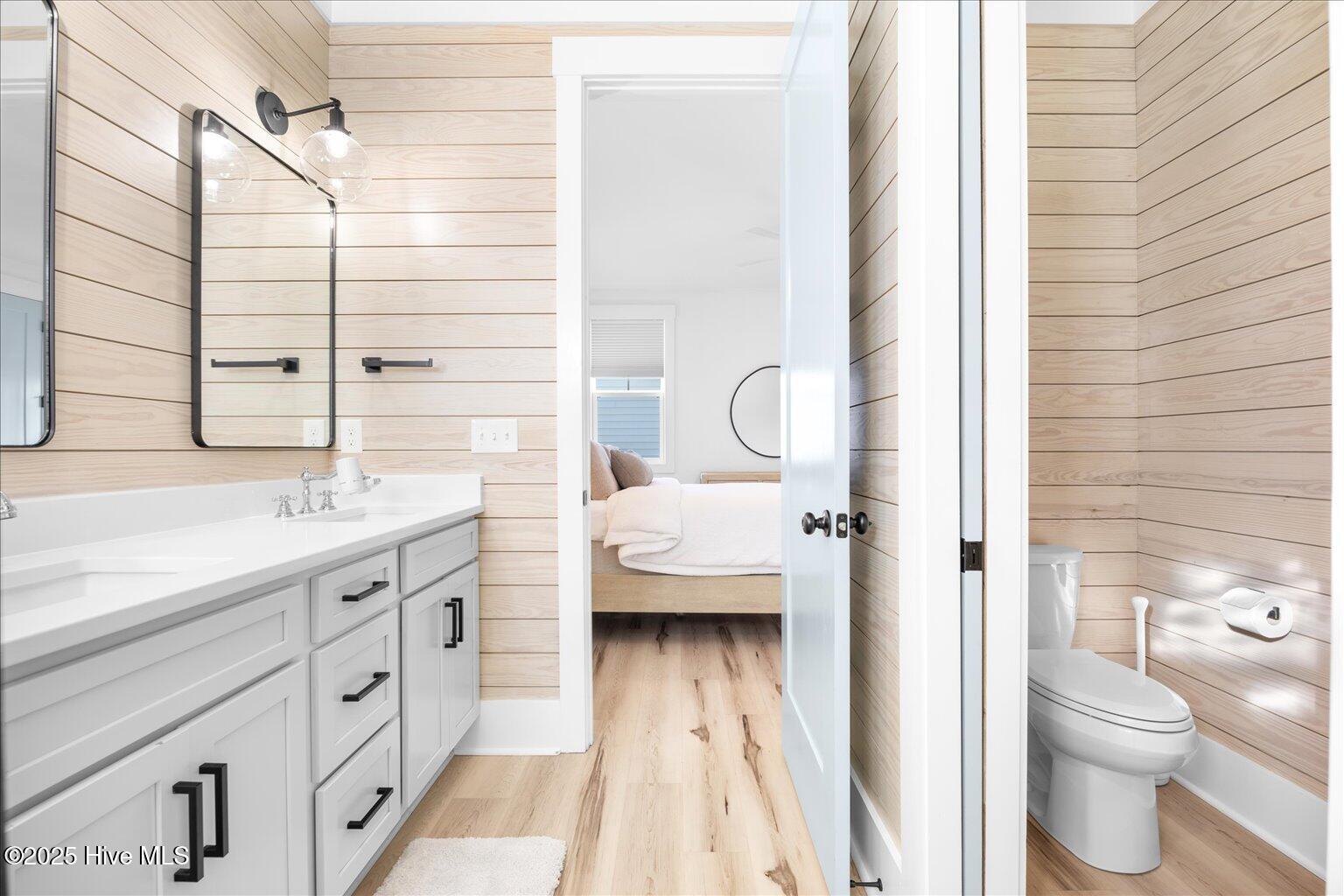 100544003 | Photo 22