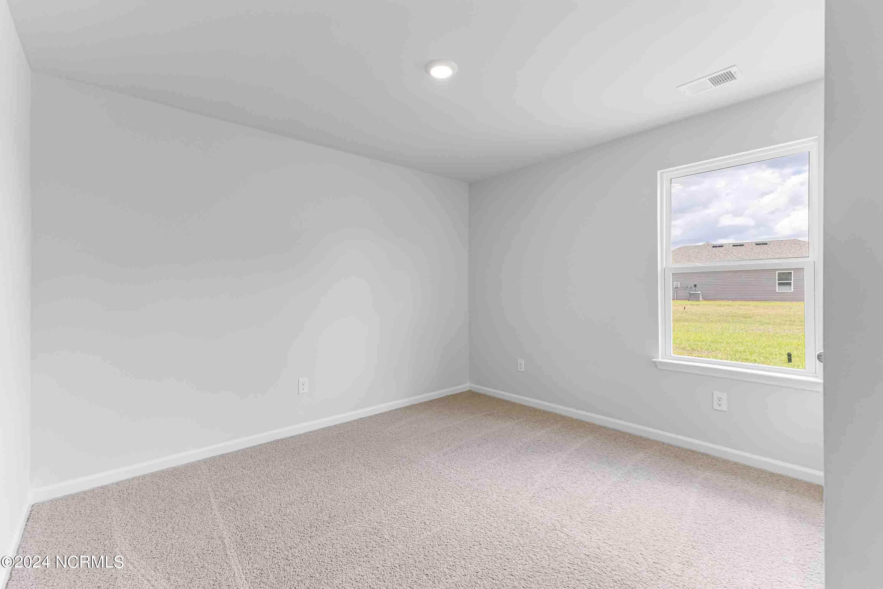 100533667 | Photo 24