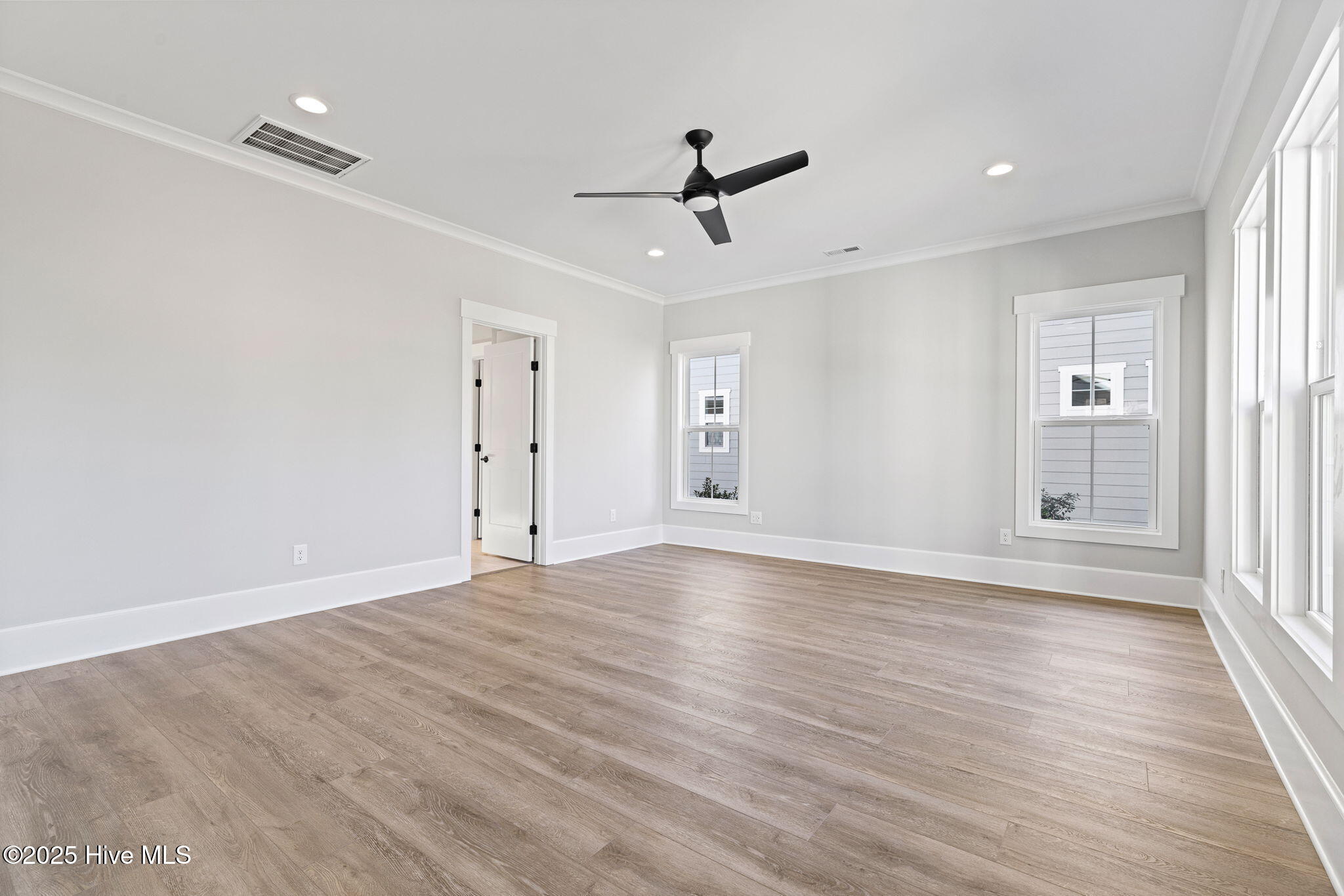 100522532 | Photo 28