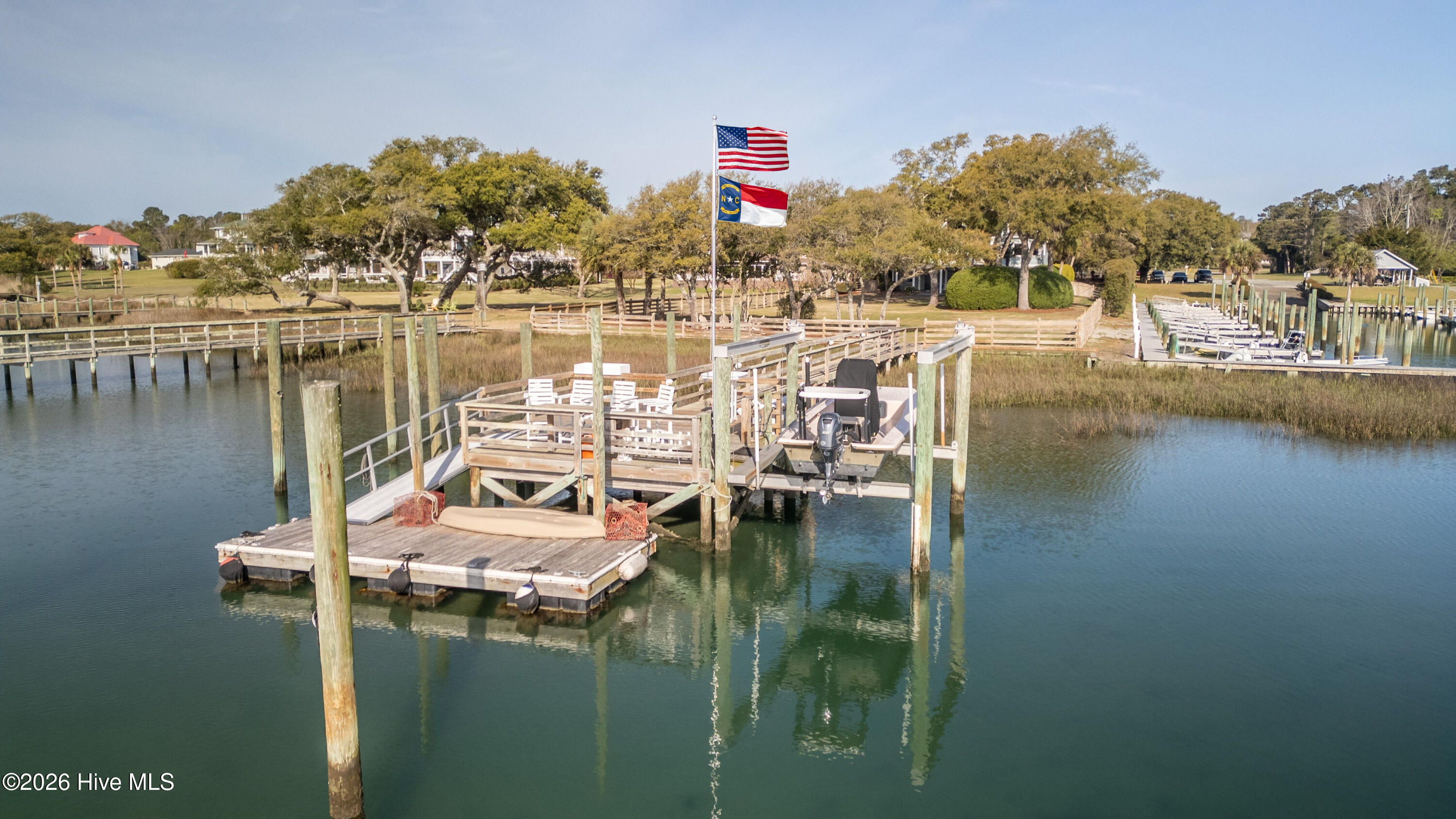 100563942 | Photo 61