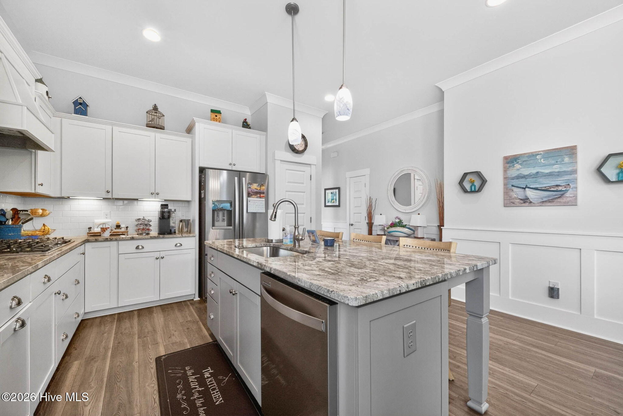 100567275 | Photo 22