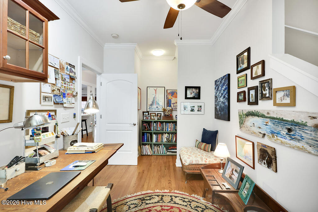 100554973 | Photo 32