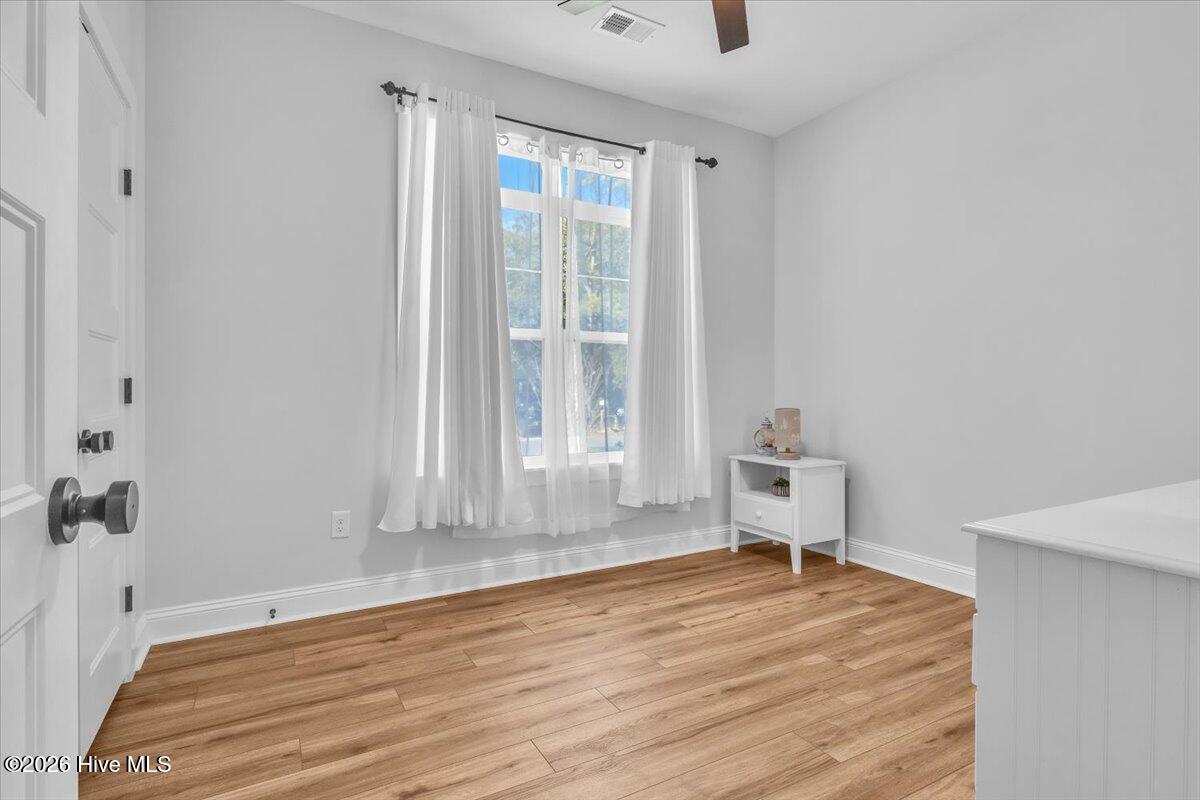 100552263 | Photo 24