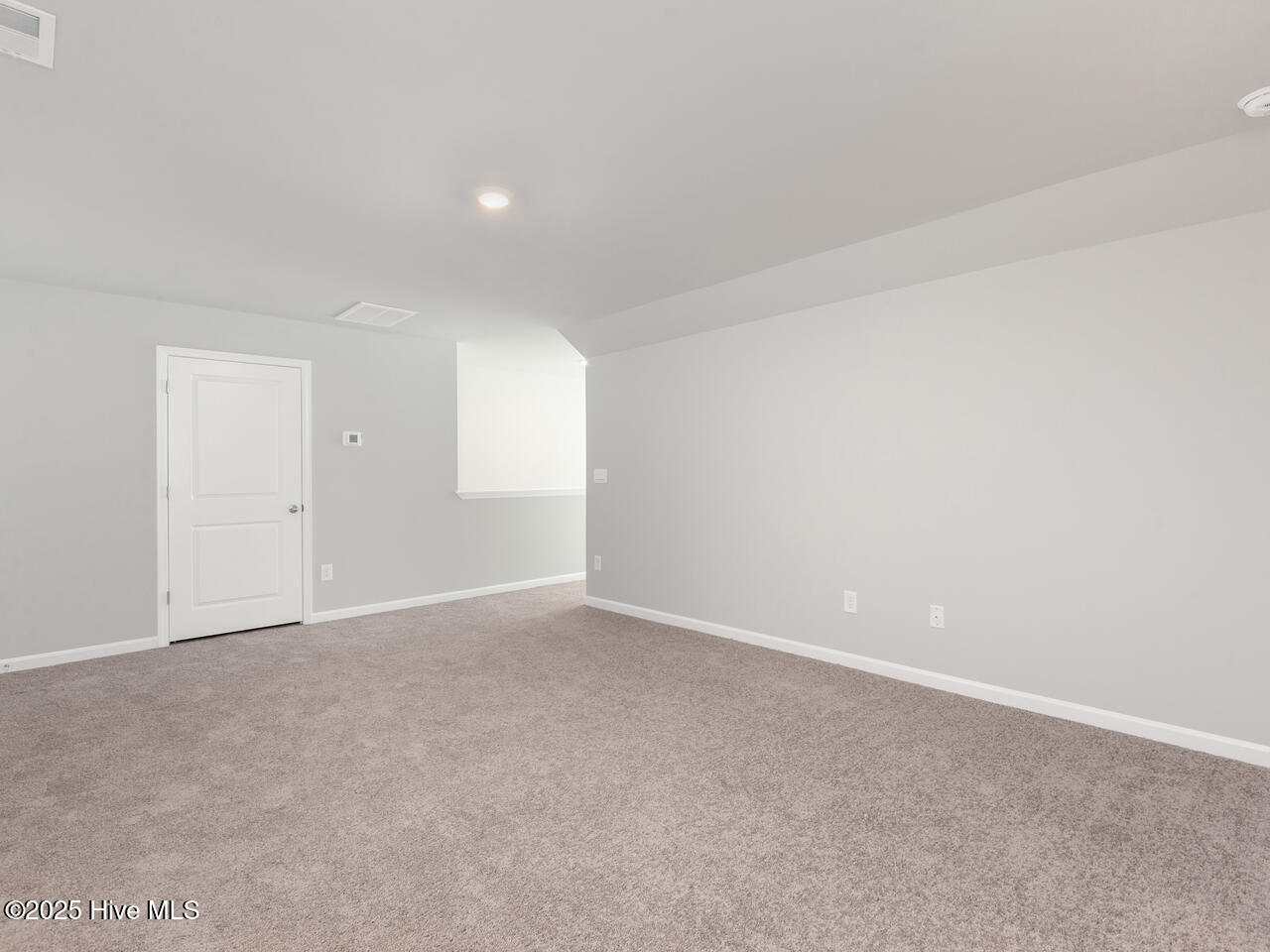 100554670 | Photo 25