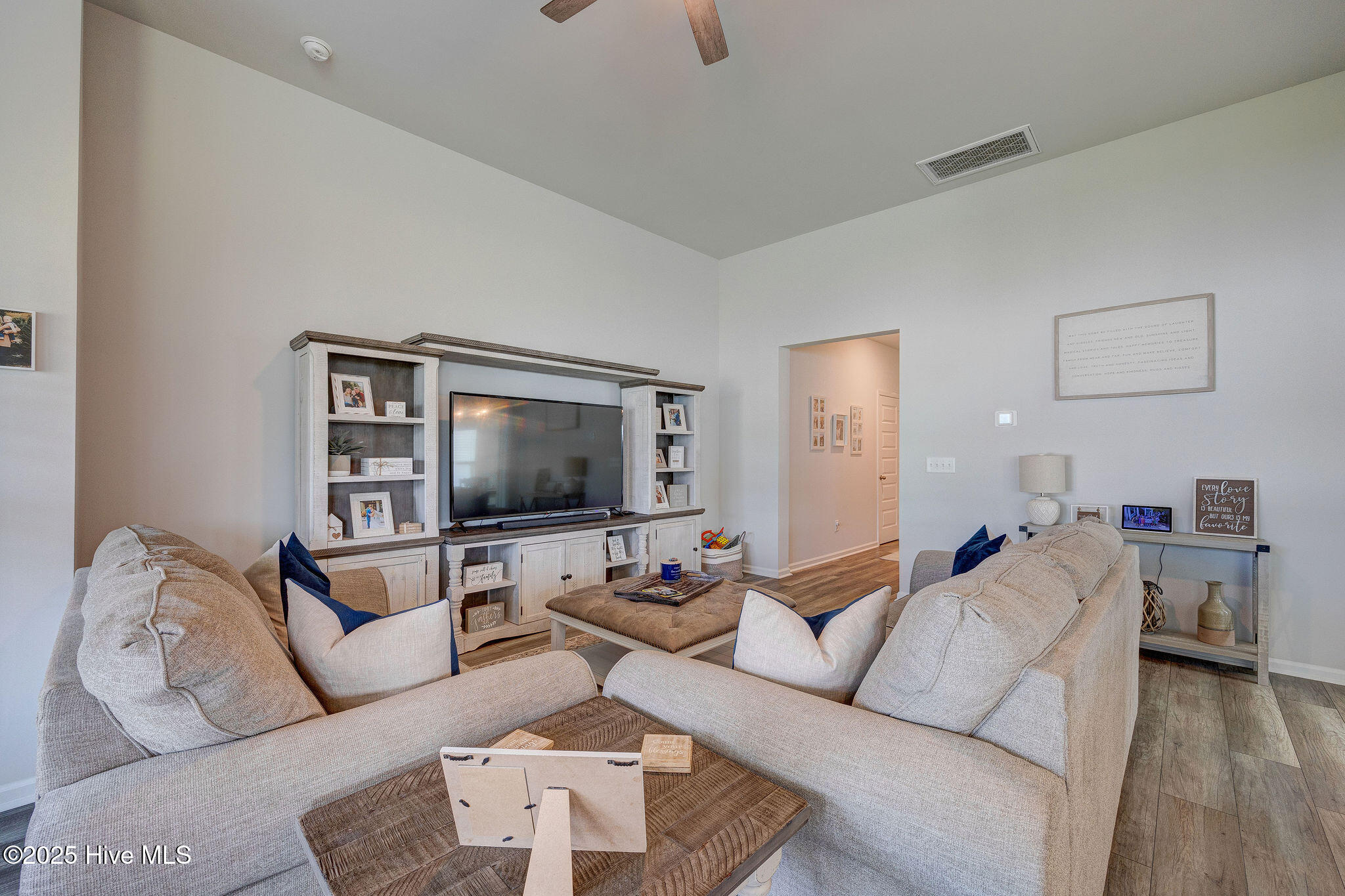 100506096 | Photo 12