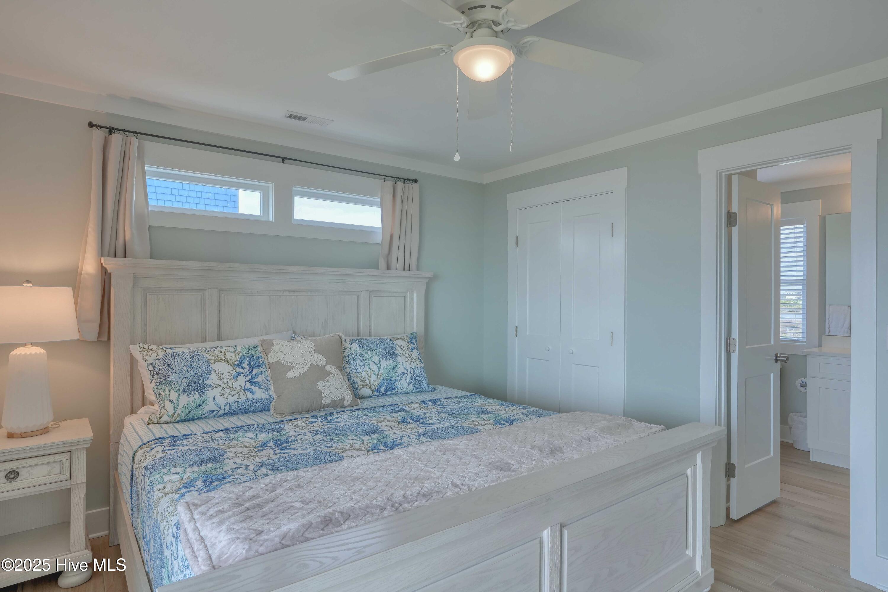 100522890 | Photo 47