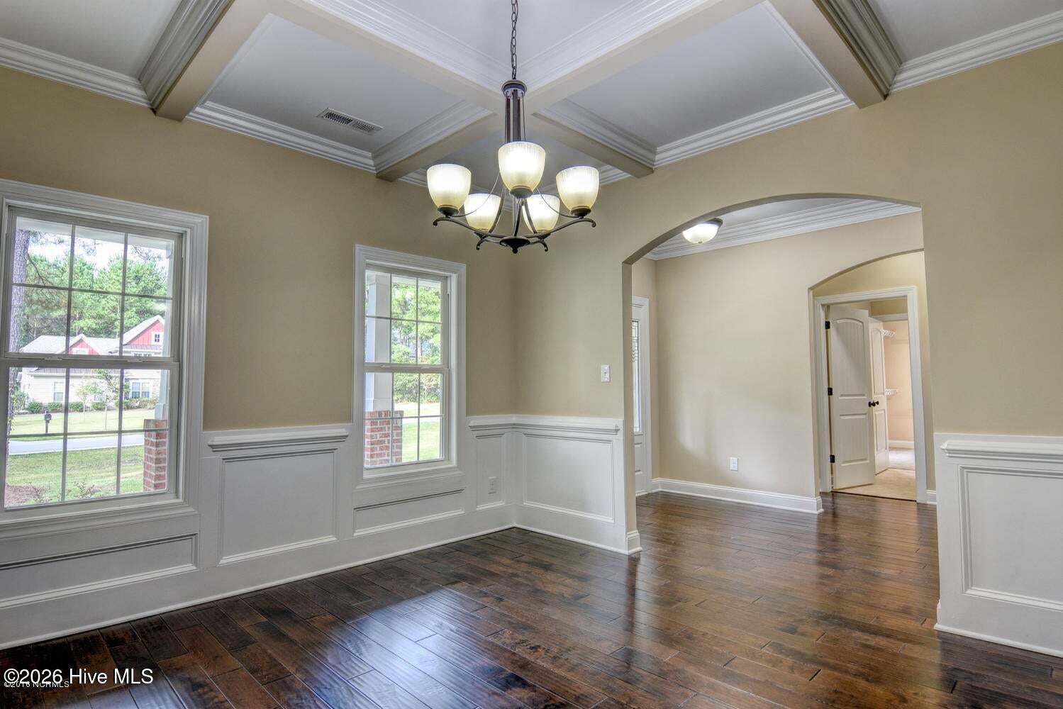 100564868 | Photo 78