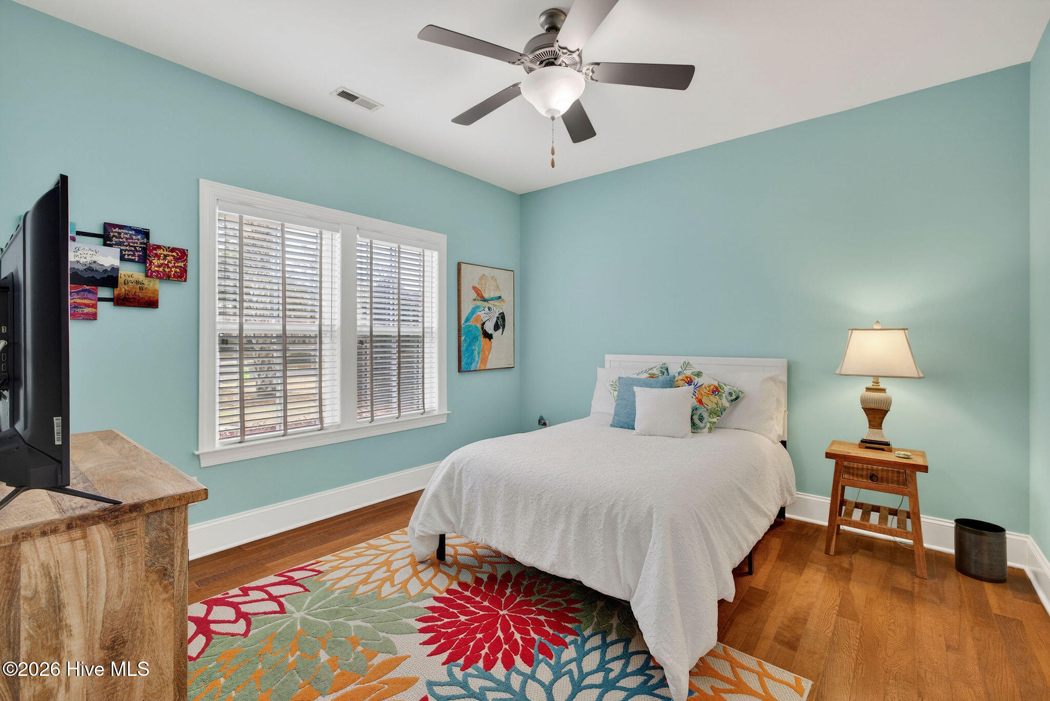 100557574 | Photo 32