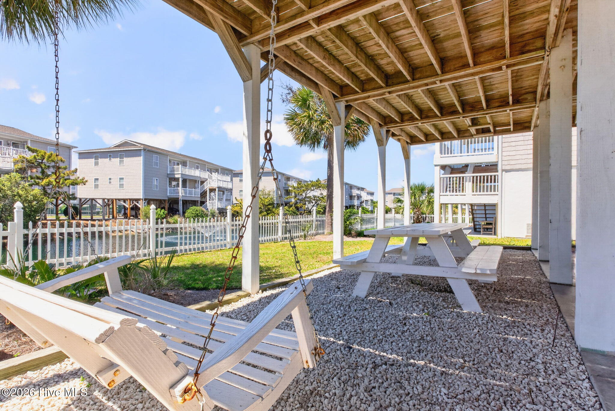 100566511 | Photo 43