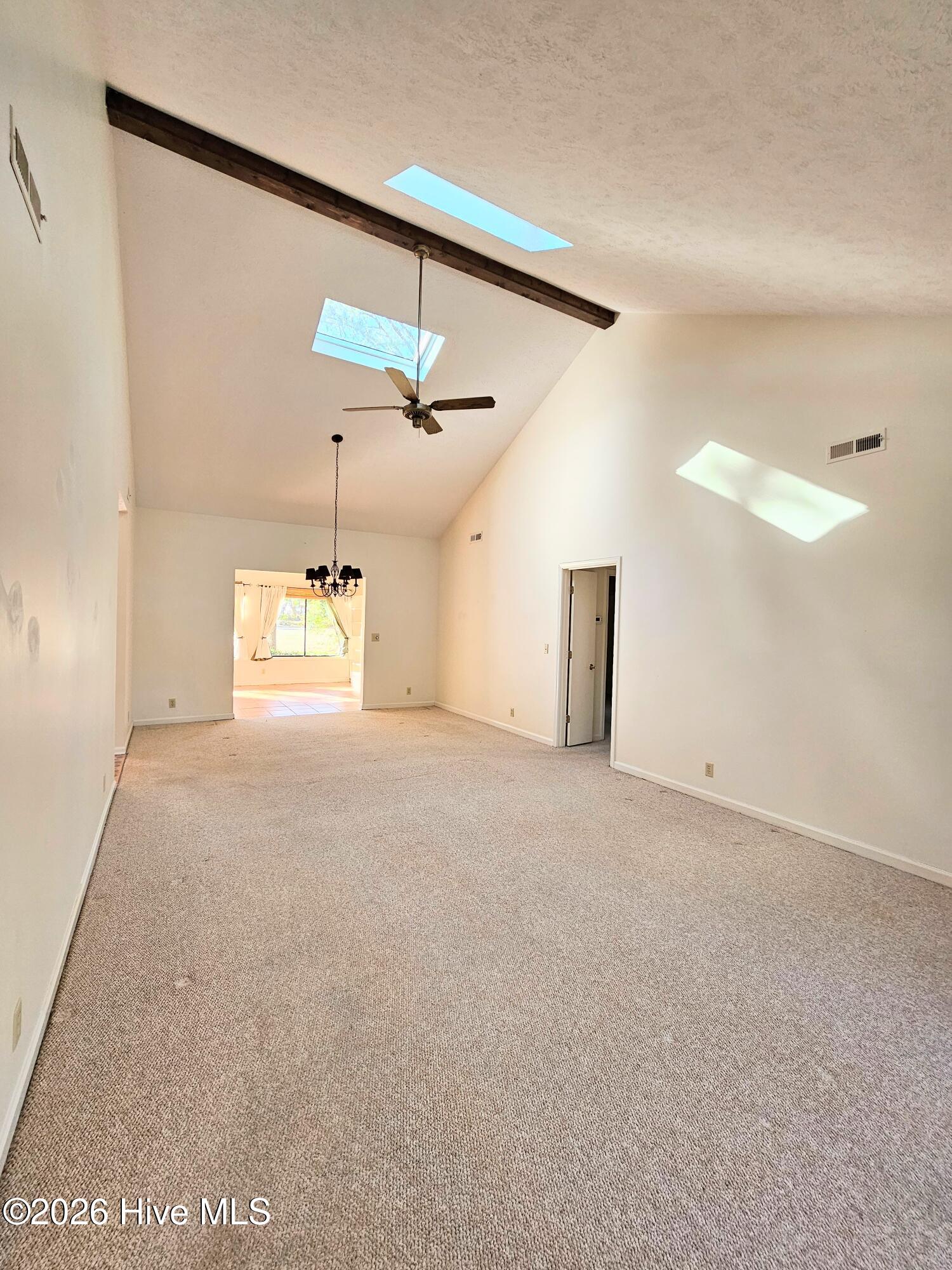 100547650 | Photo 13