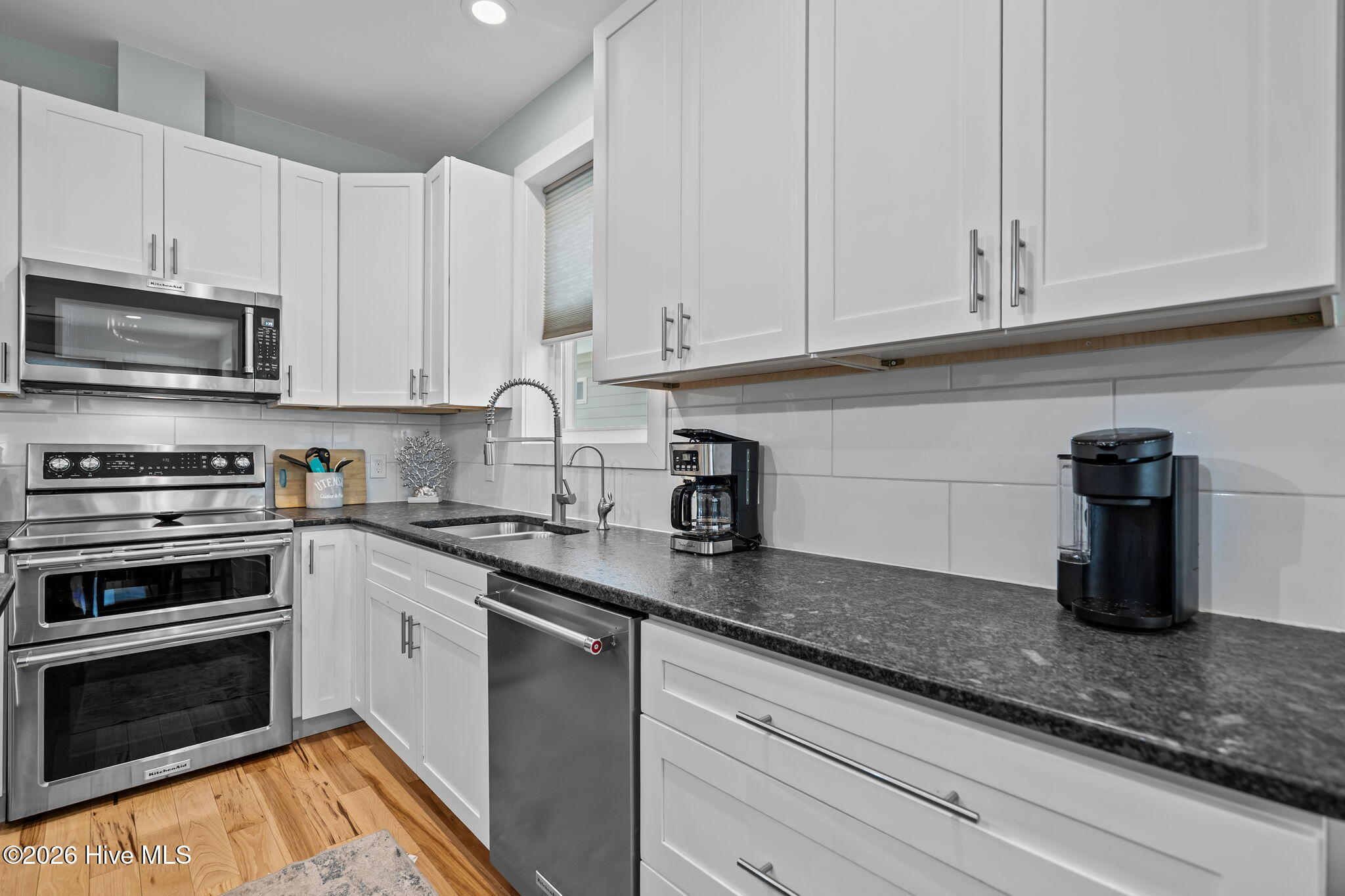 100552743 | Photo 13