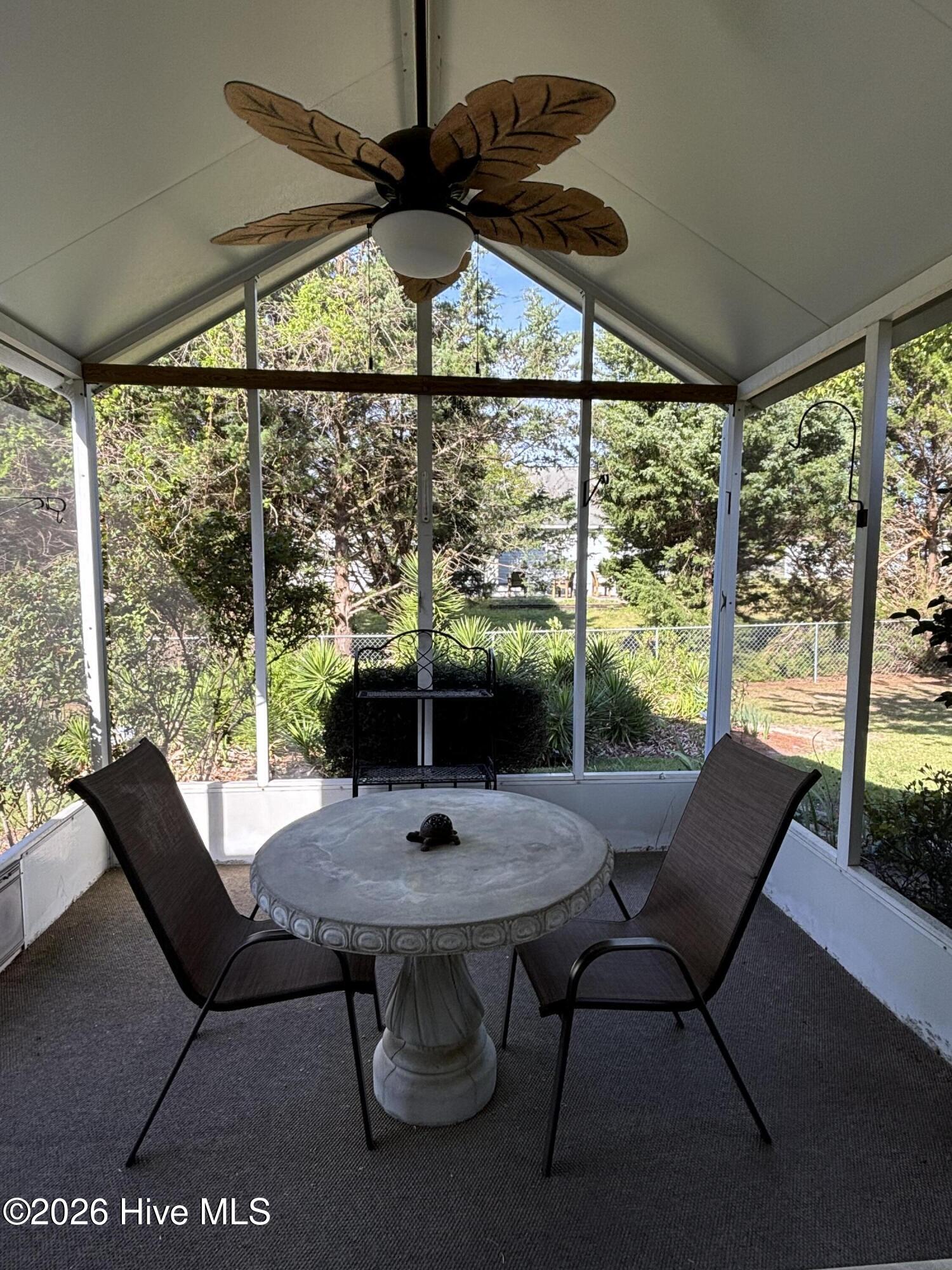 100561448 | Photo 37