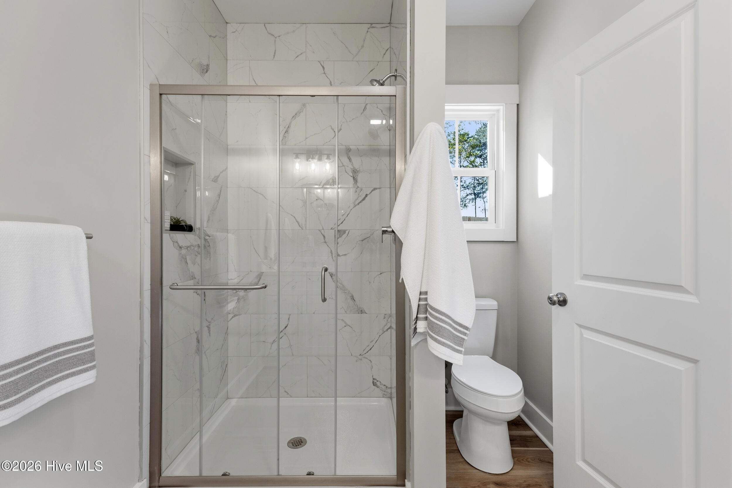 100557700 | Photo 31