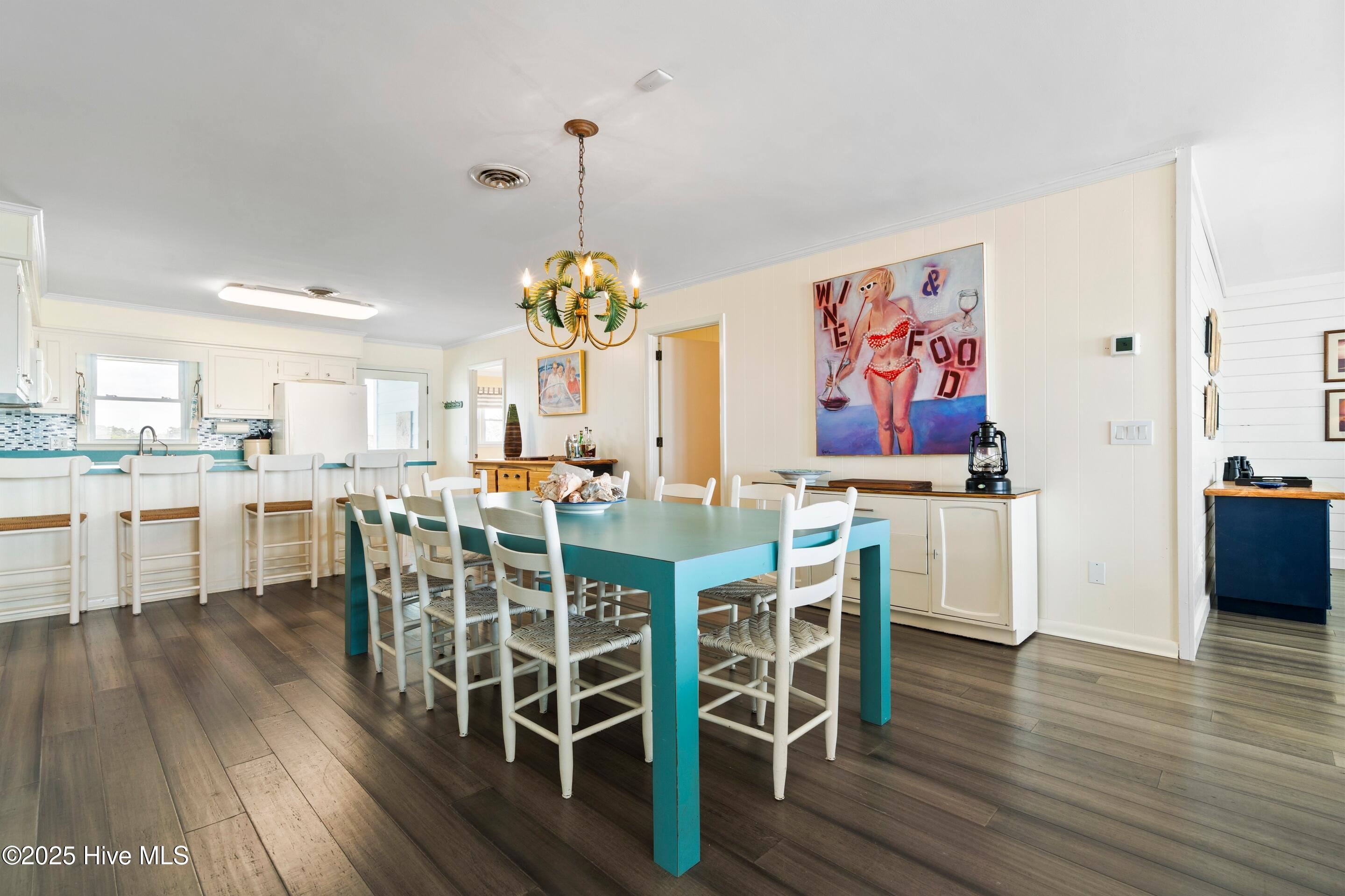 100526727 | Photo 26