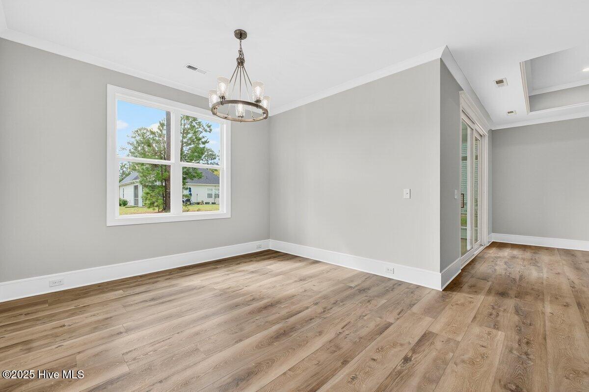 100545863 | Photo 28