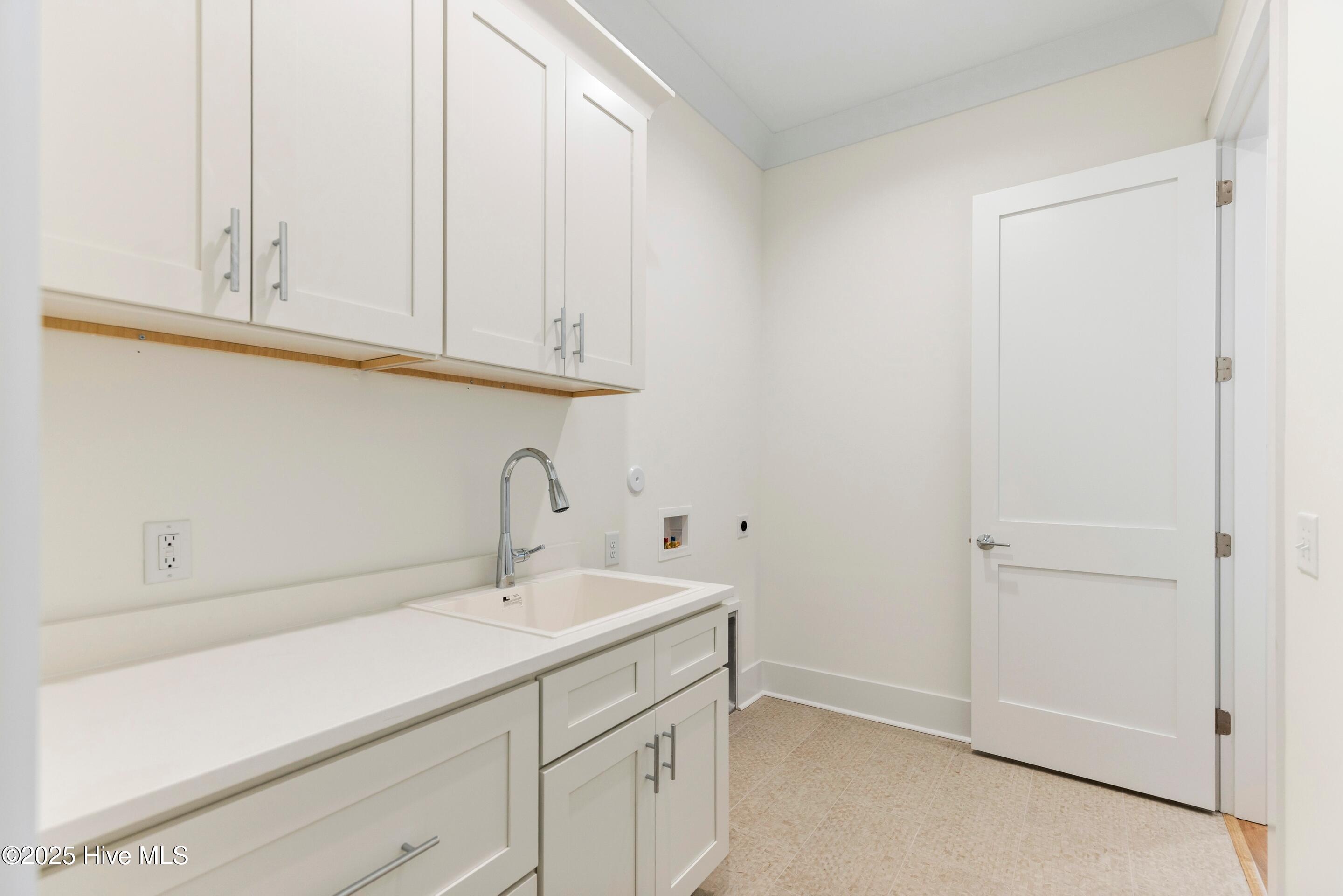 100542273 | Photo 37