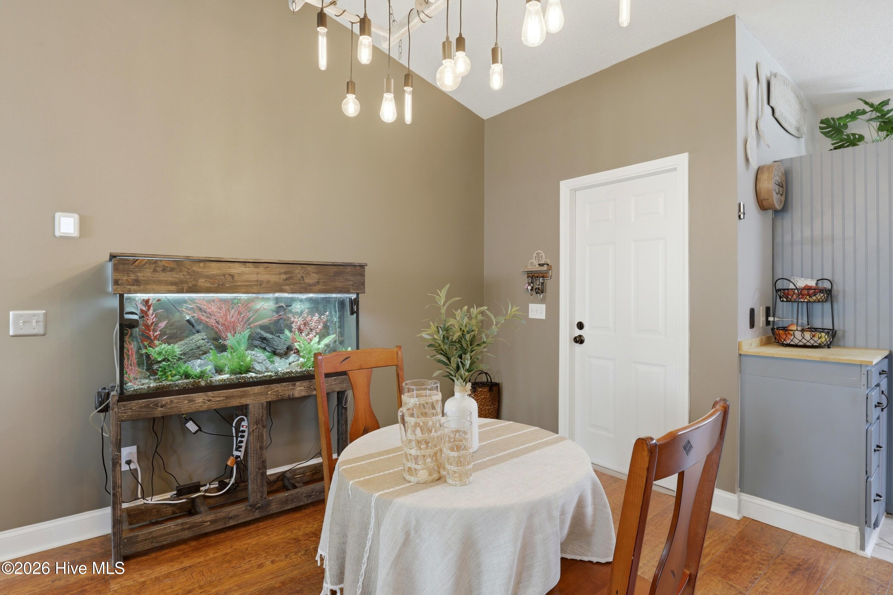 100560497 | Photo 12