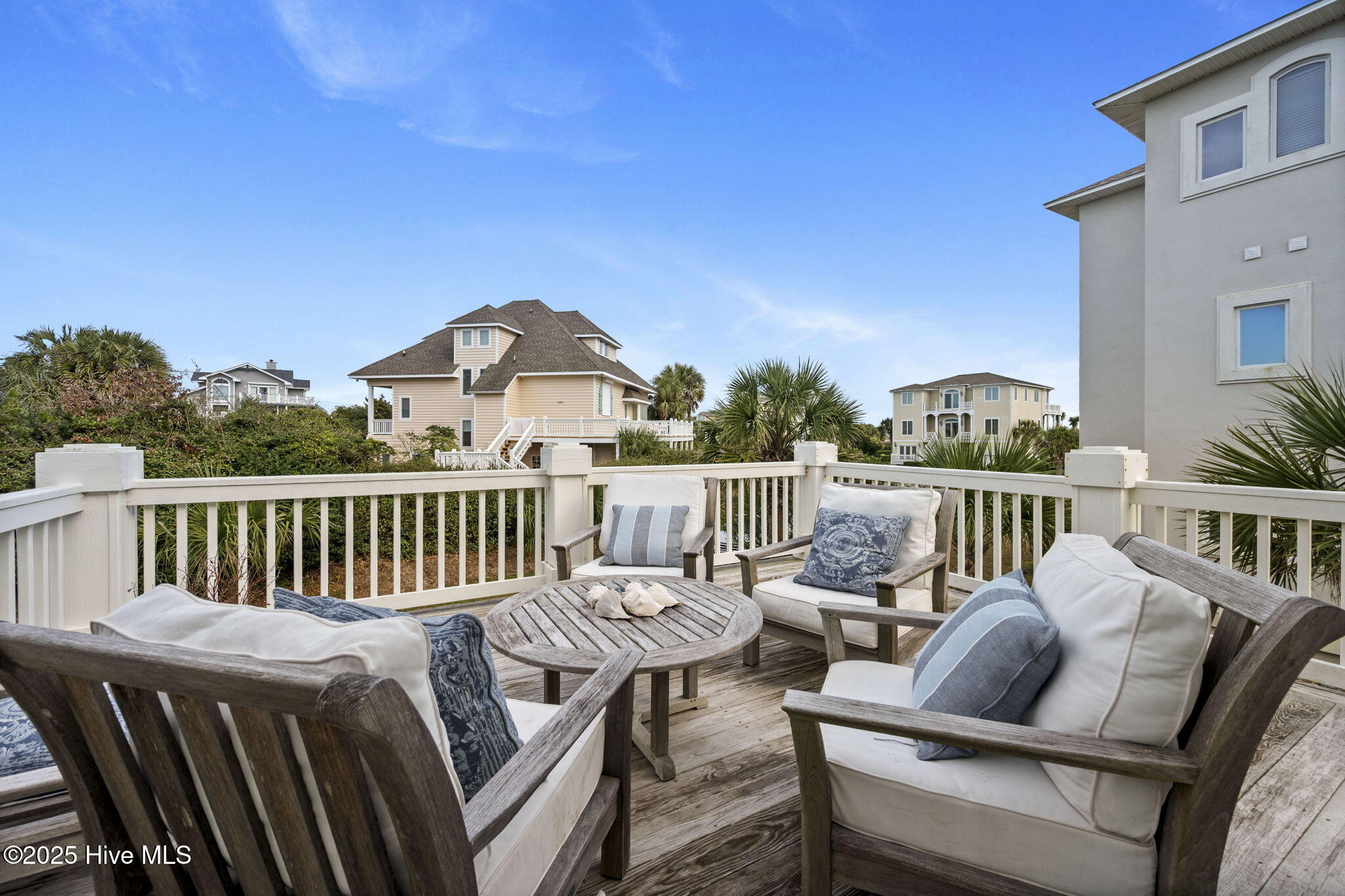 100544331 | Photo 44