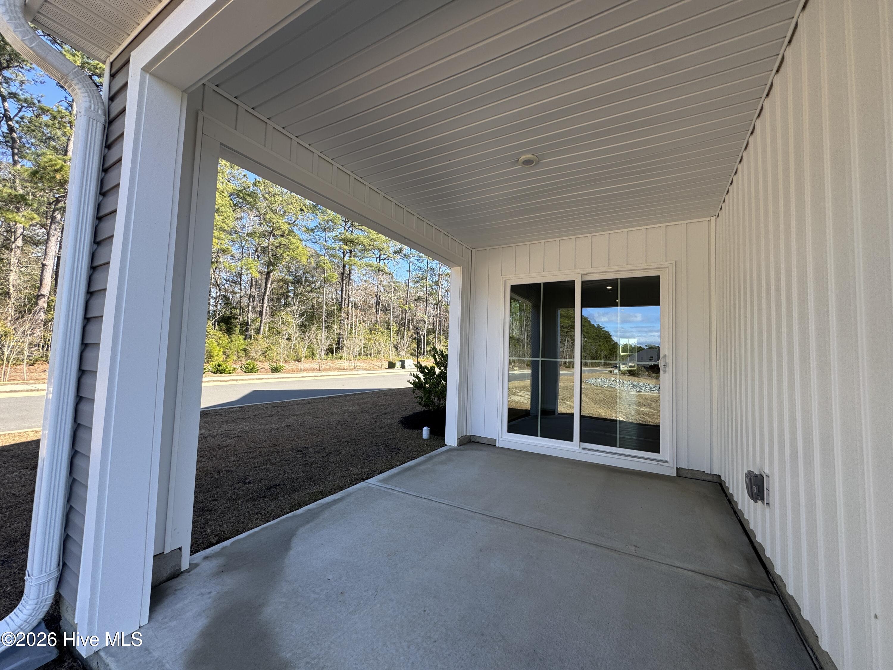 100548726 | Photo 21