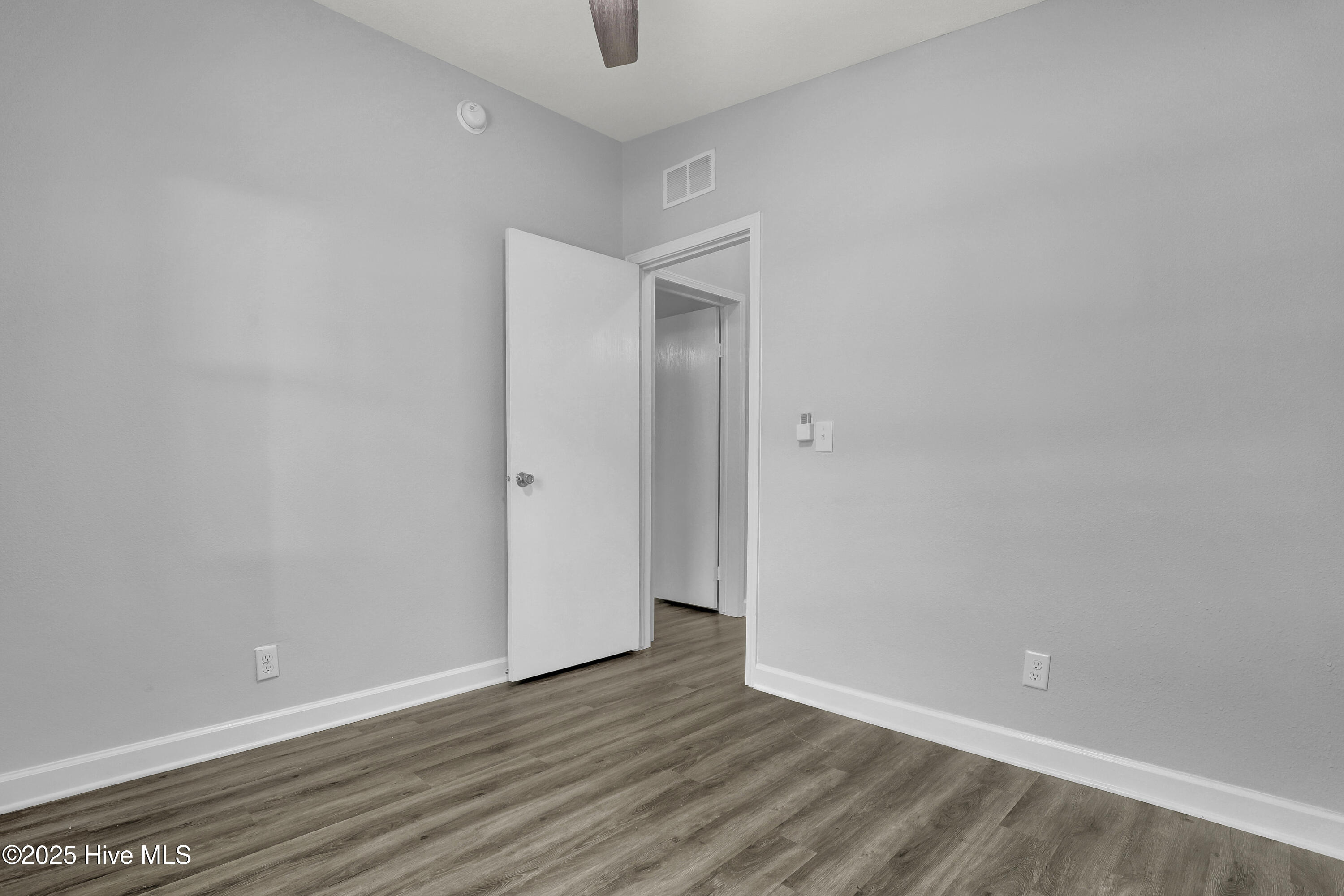 100543413 | Photo 18