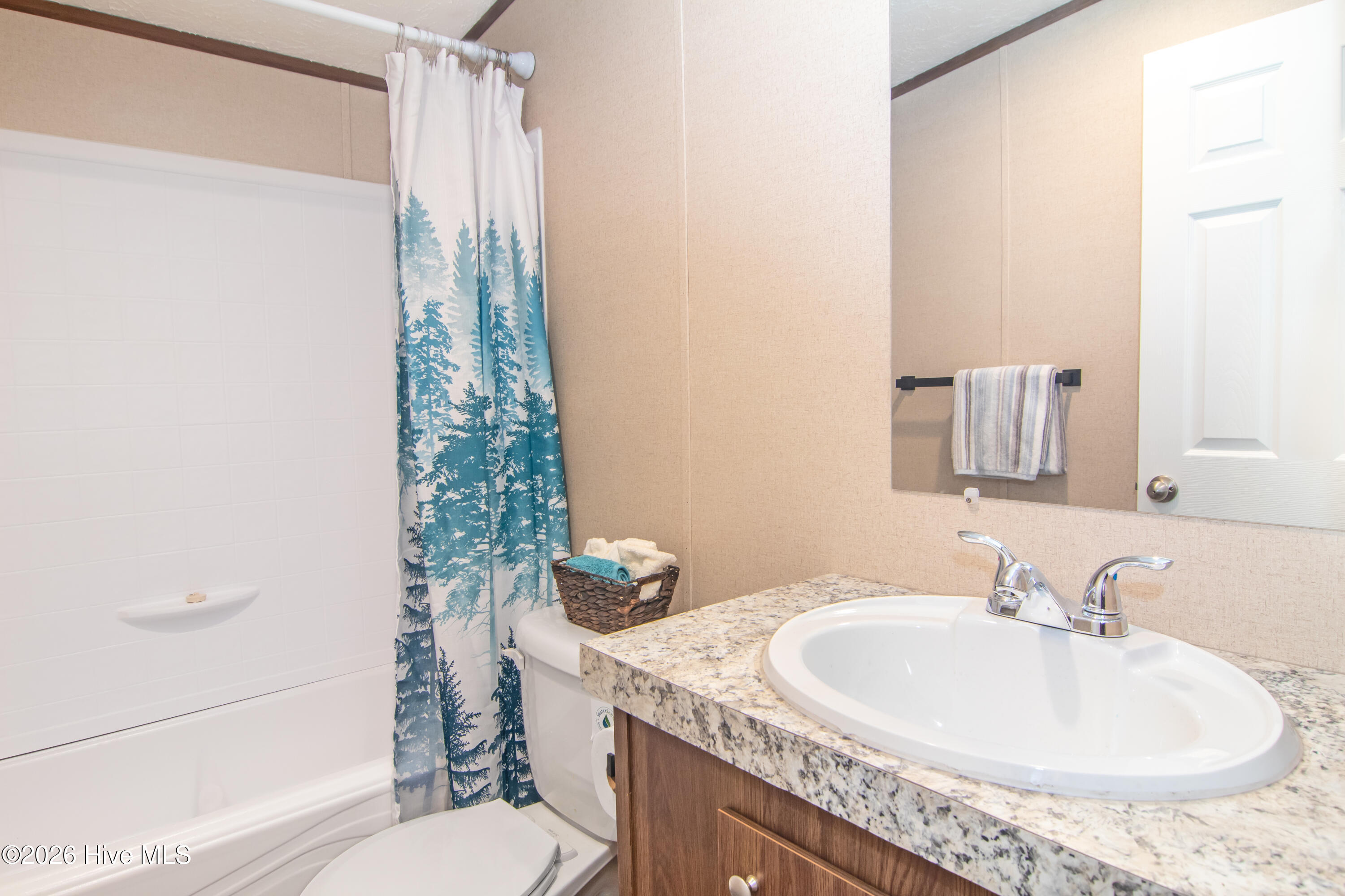 100563210 | Photo 25