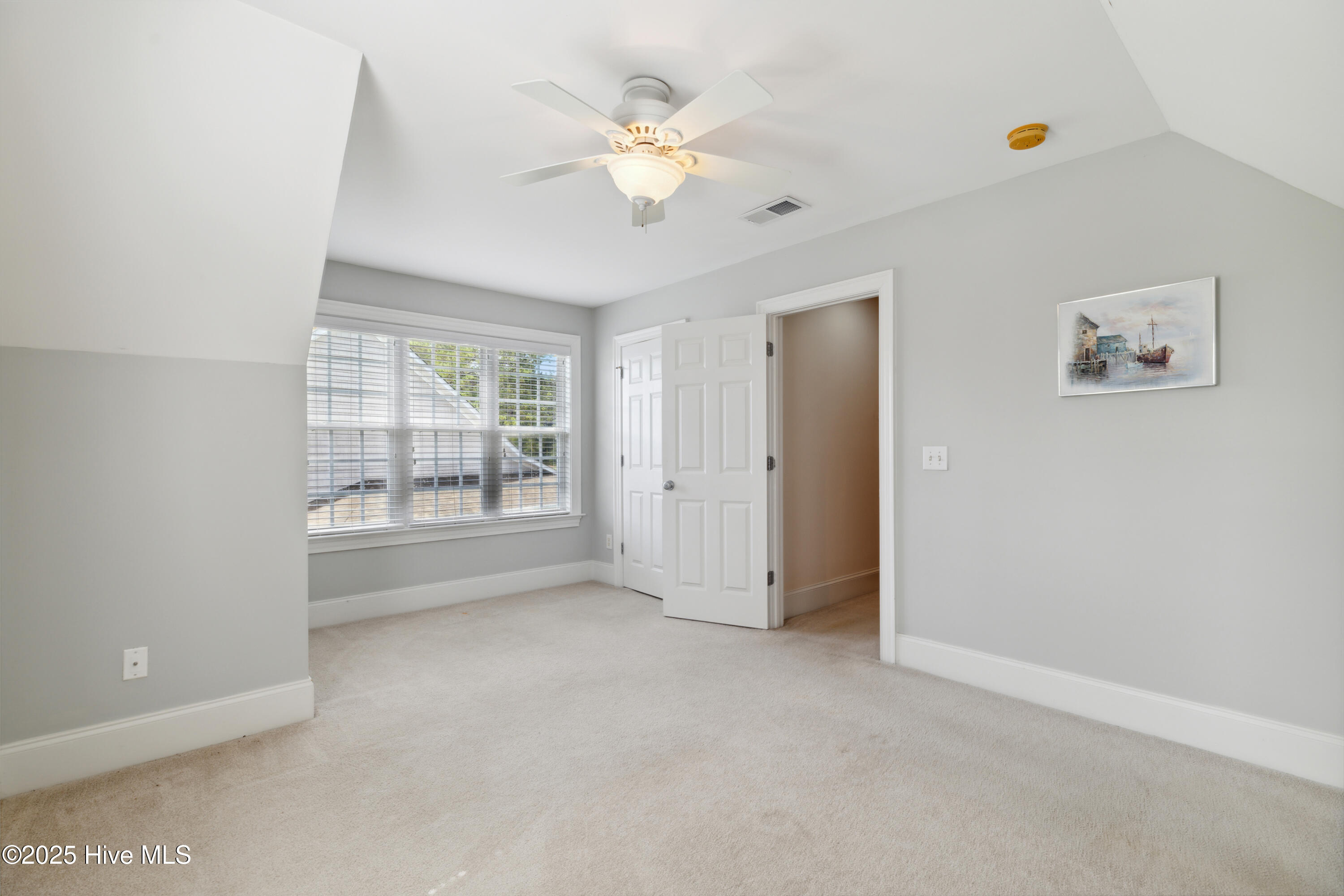 100514630 | Photo 31