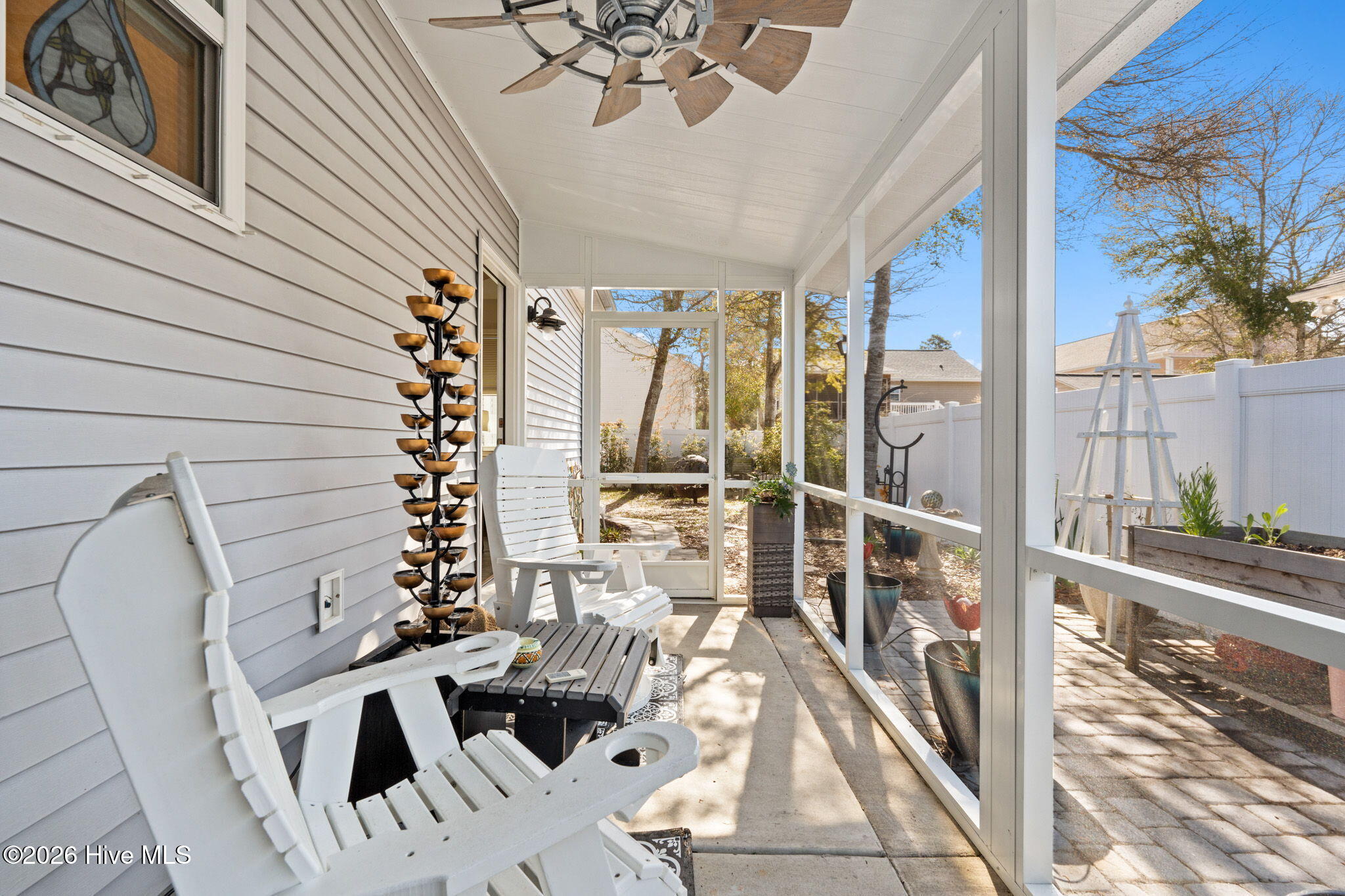 100564340 | Photo 30