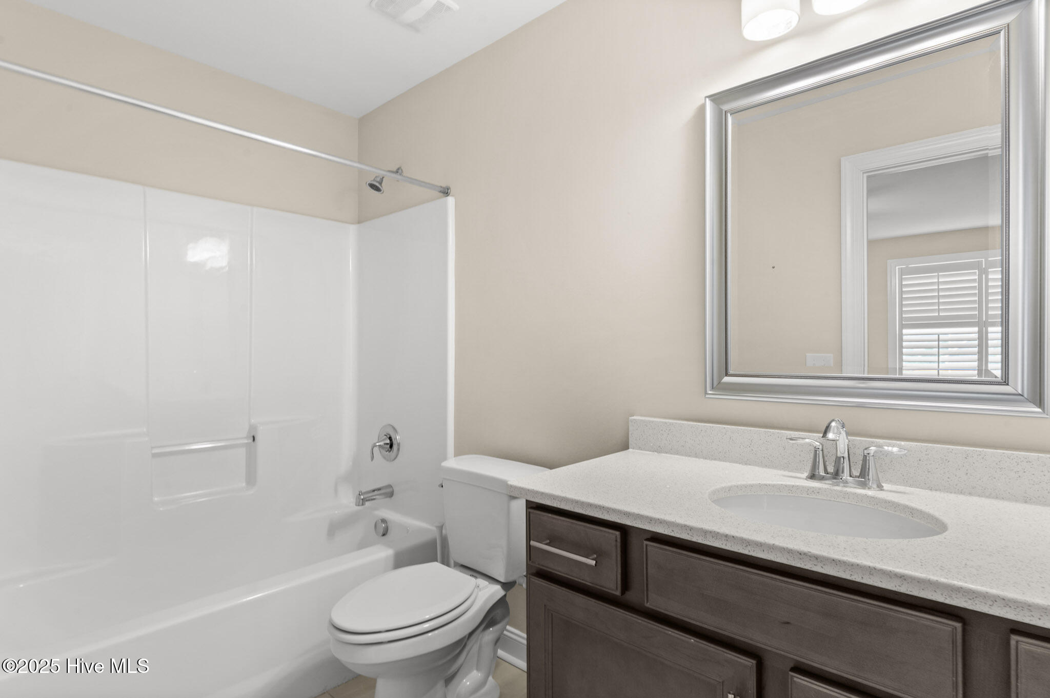 100544339 | Photo 23