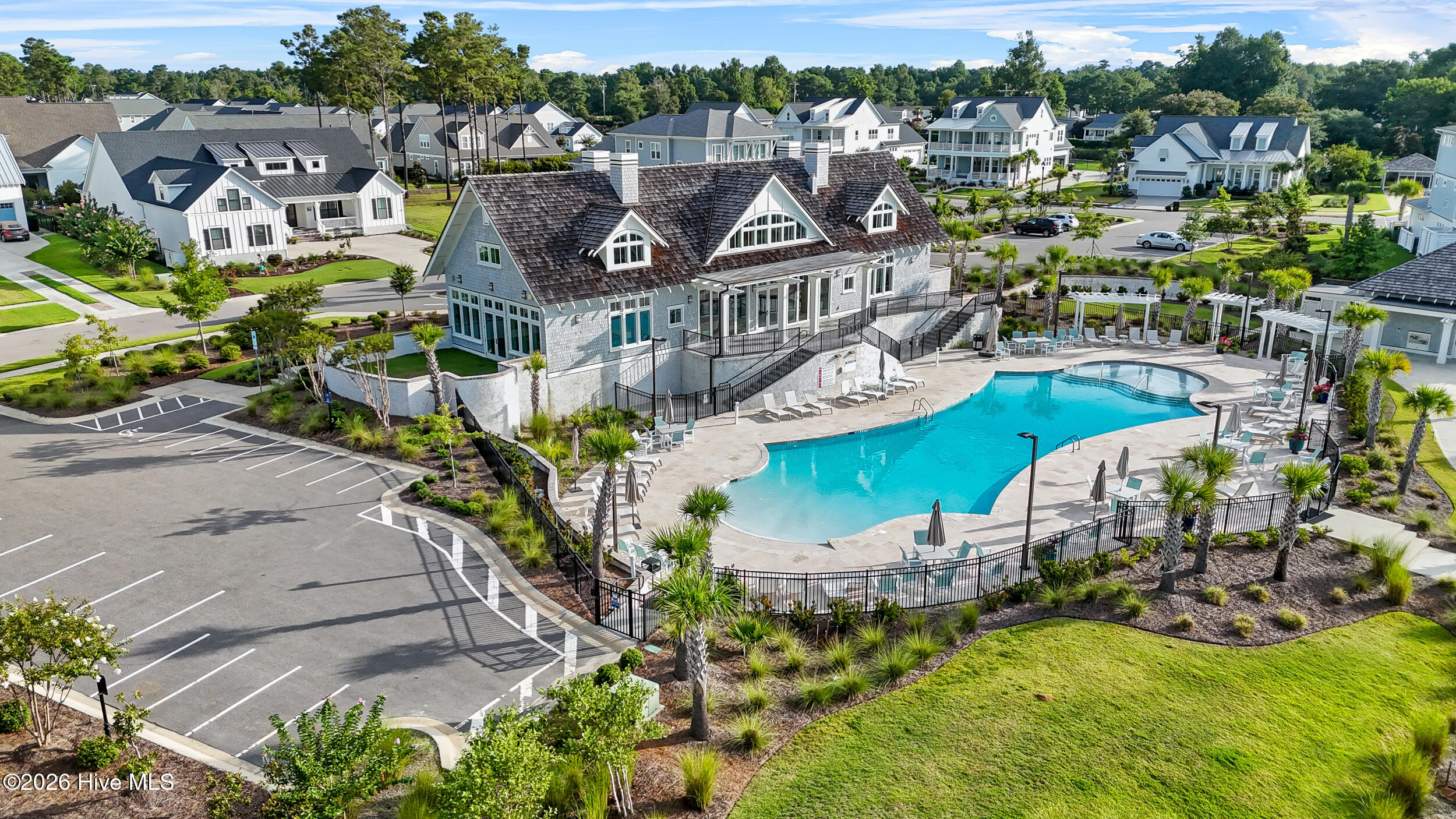 100551268 | Photo 78